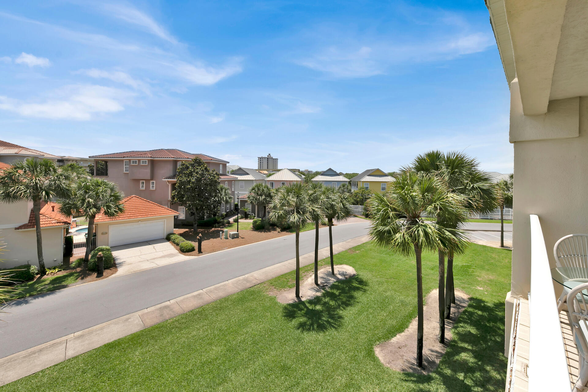 MARAVILLA CONDO 4 - Residential