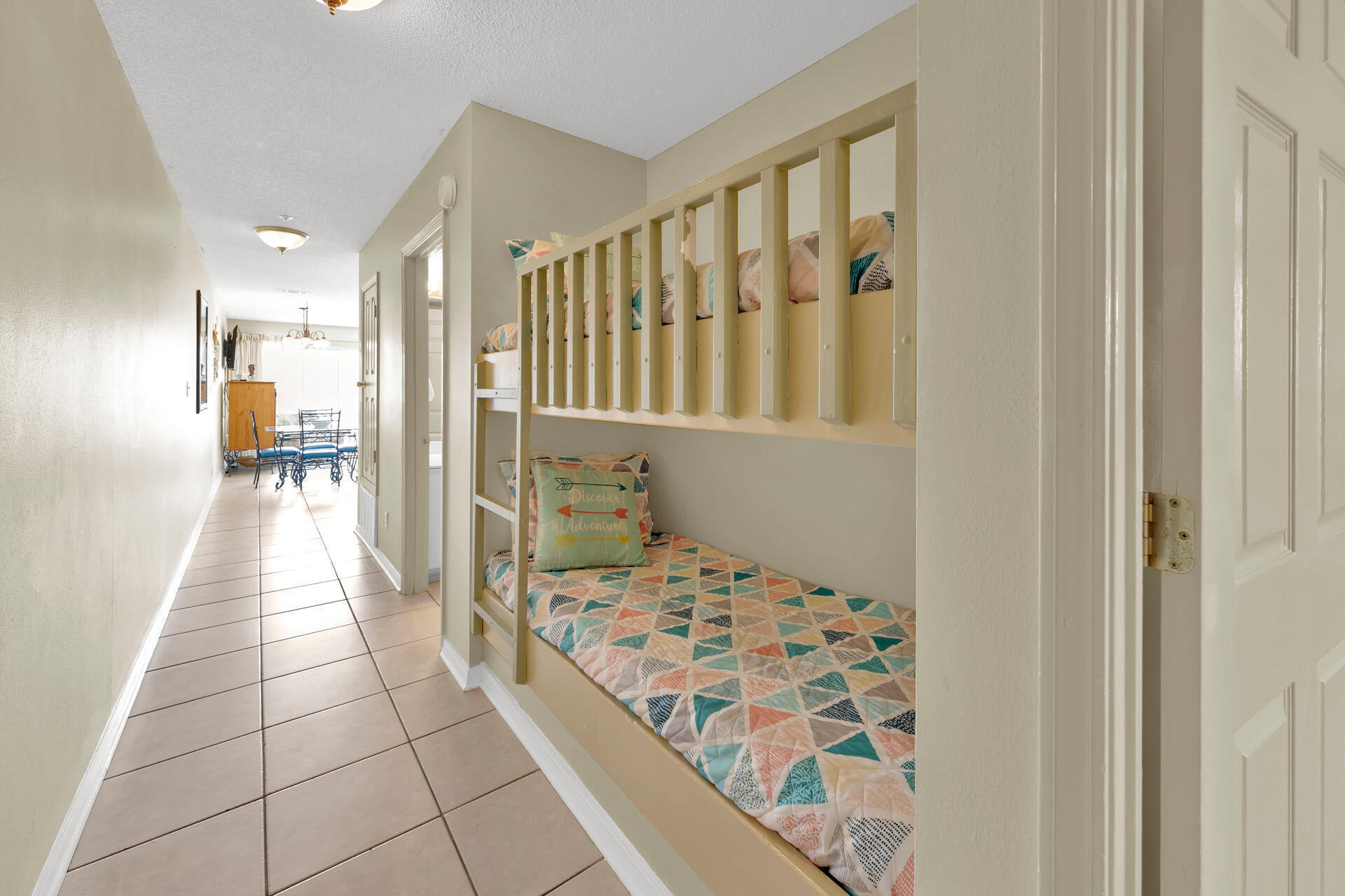 MARAVILLA CONDO 4 - Residential