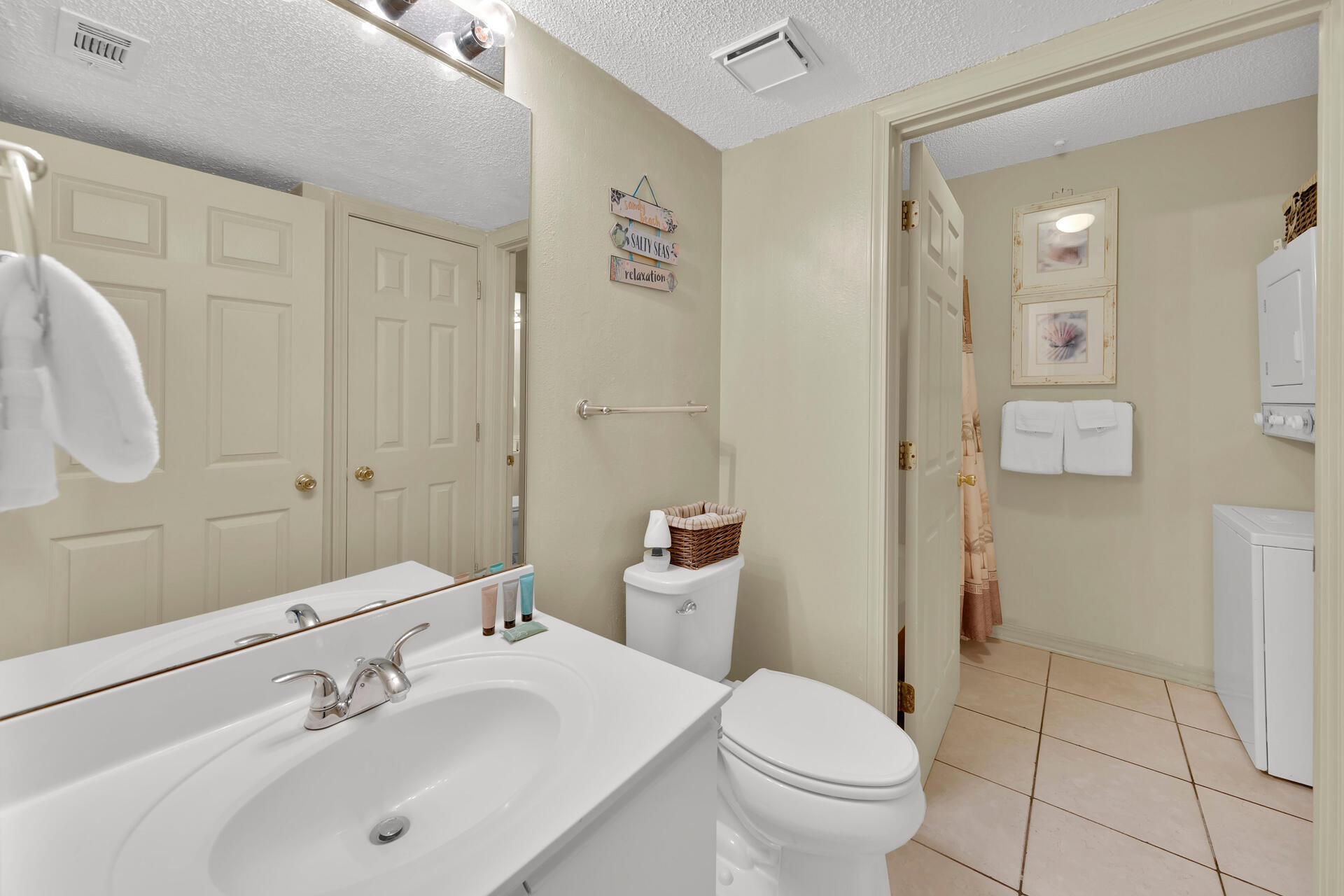 MARAVILLA CONDO 4 - Residential