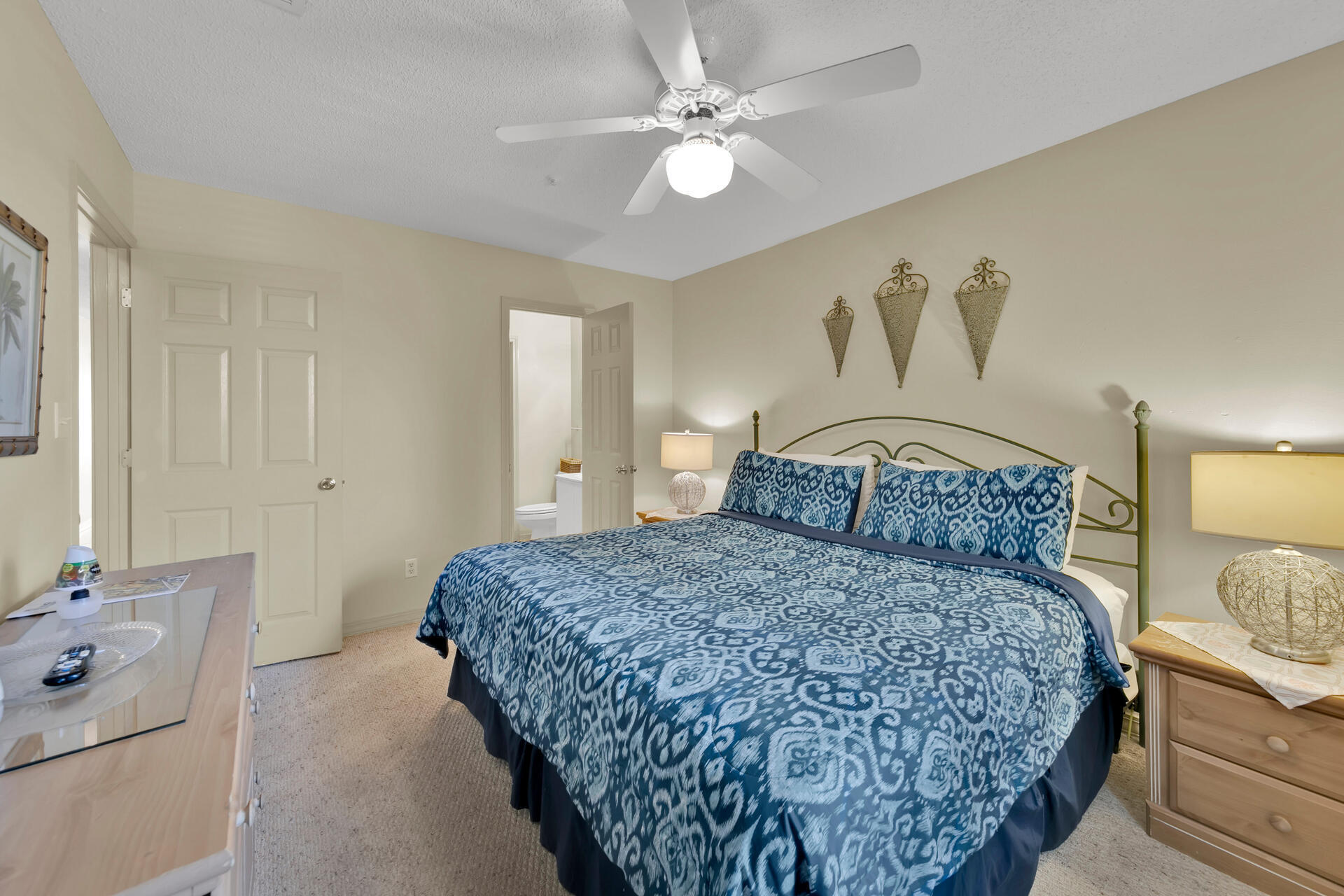 MARAVILLA CONDO 4 - Residential