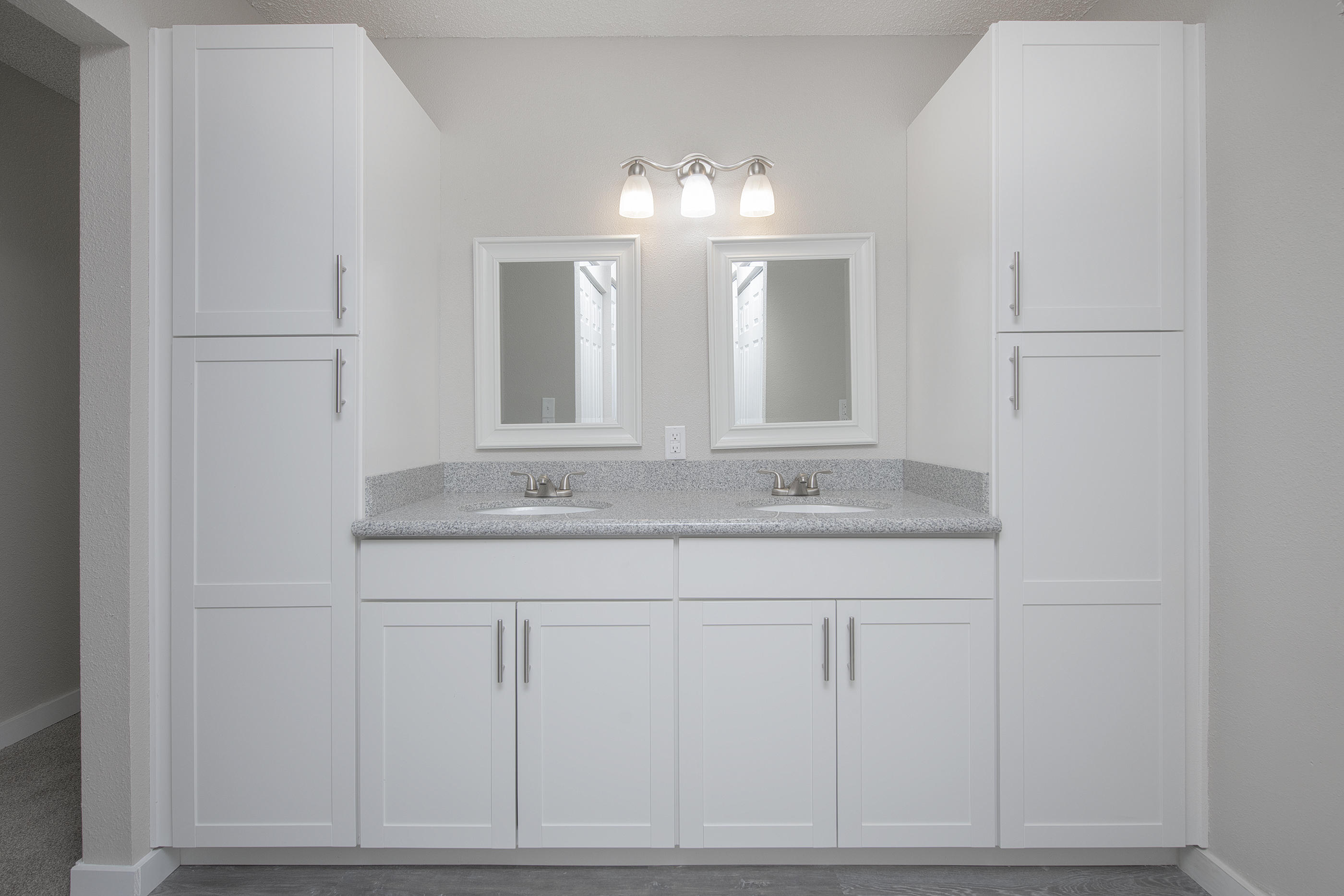 TIERRA VERDE - Residential