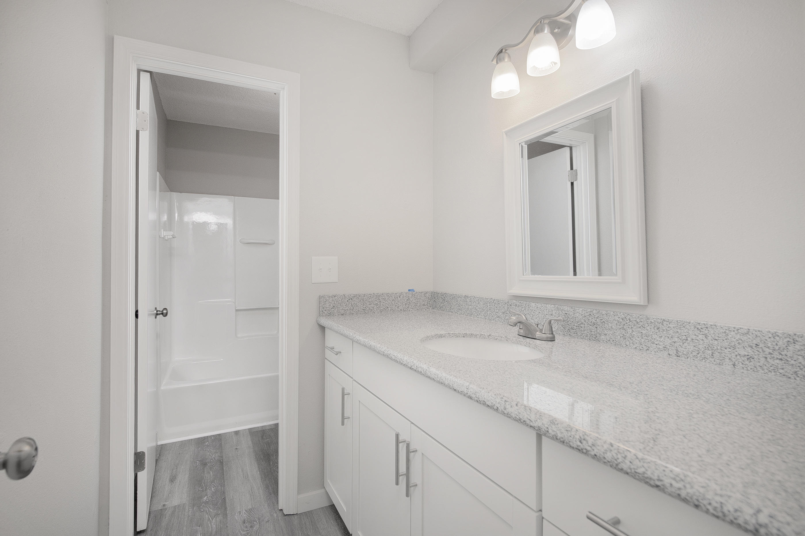 TIERRA VERDE - Residential