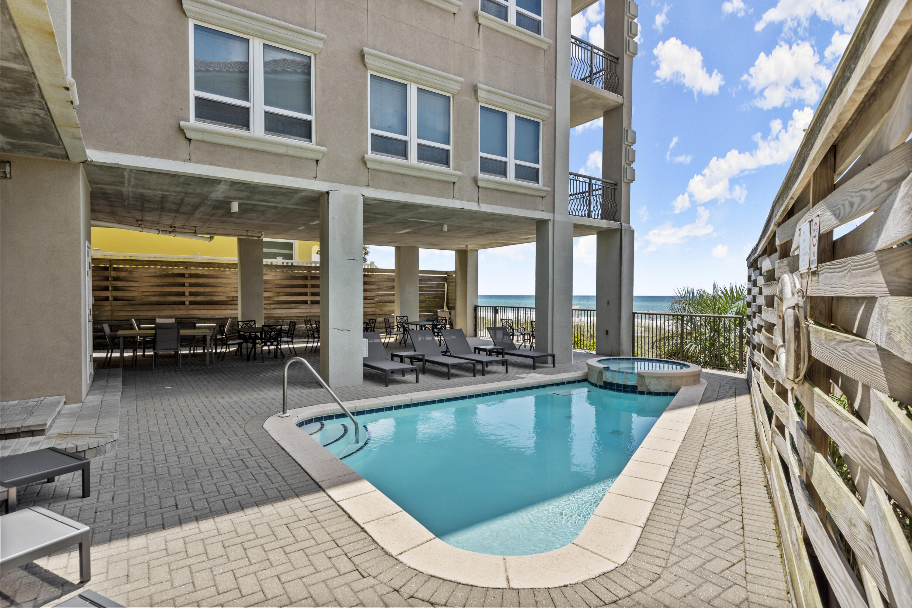 RIVIERA BEACH - Residential