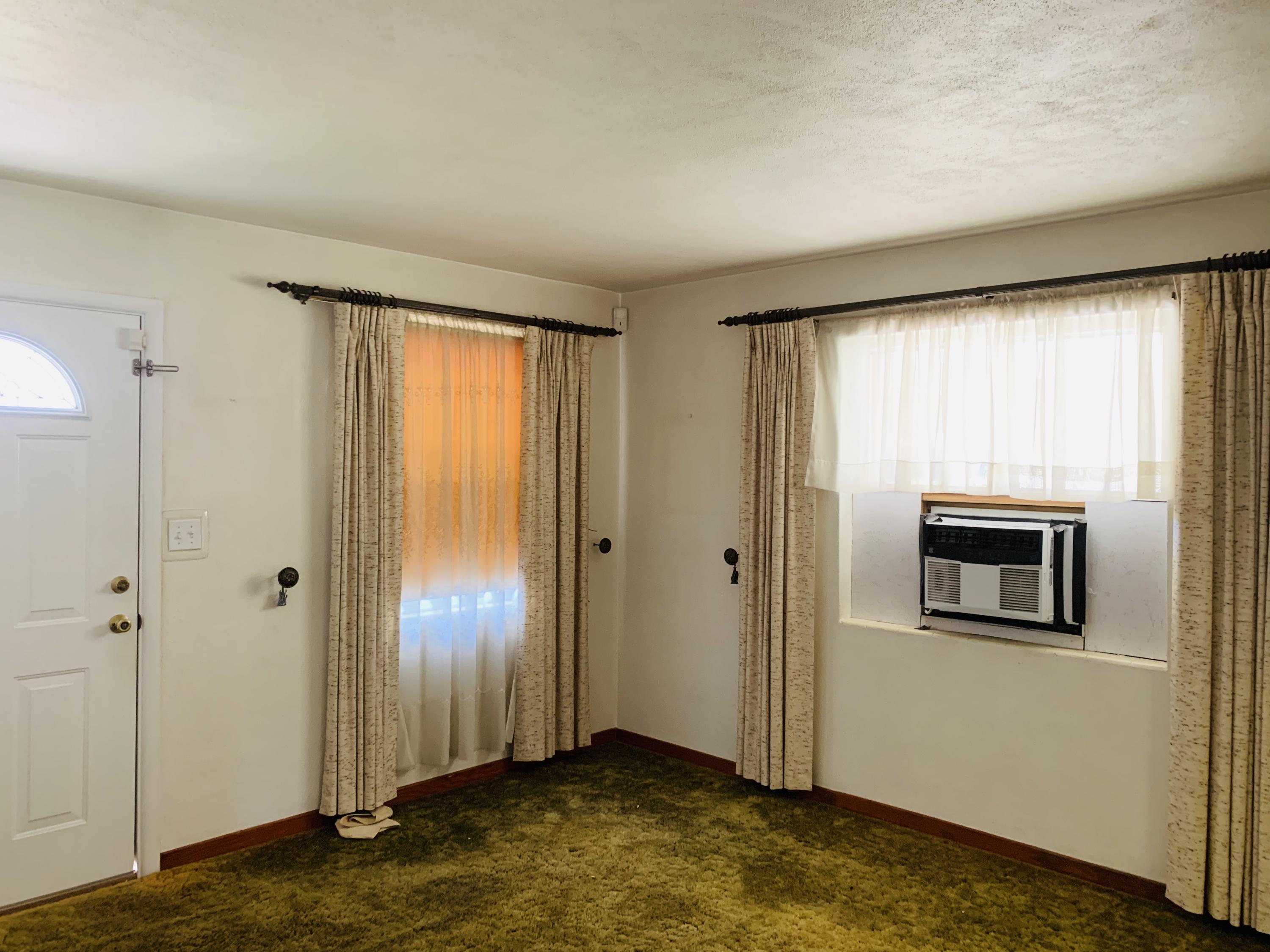 SEABREEZE ADD #2 LOT 5 BLK E - Residential