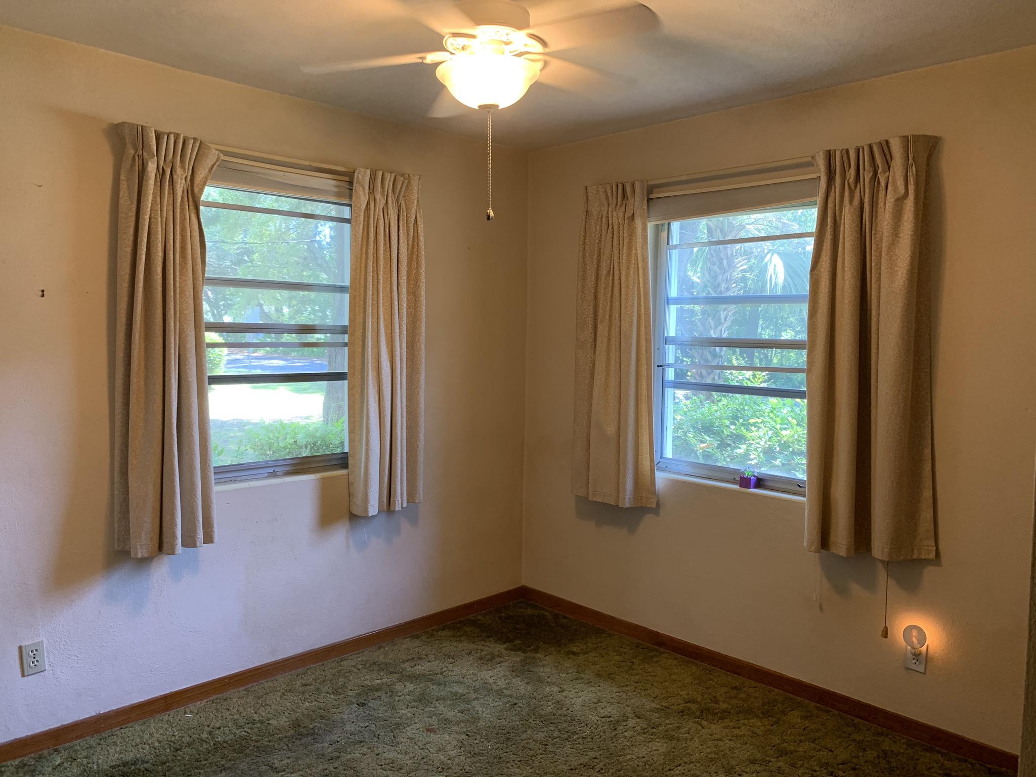 SEABREEZE ADD #2 LOT 5 BLK E - Residential