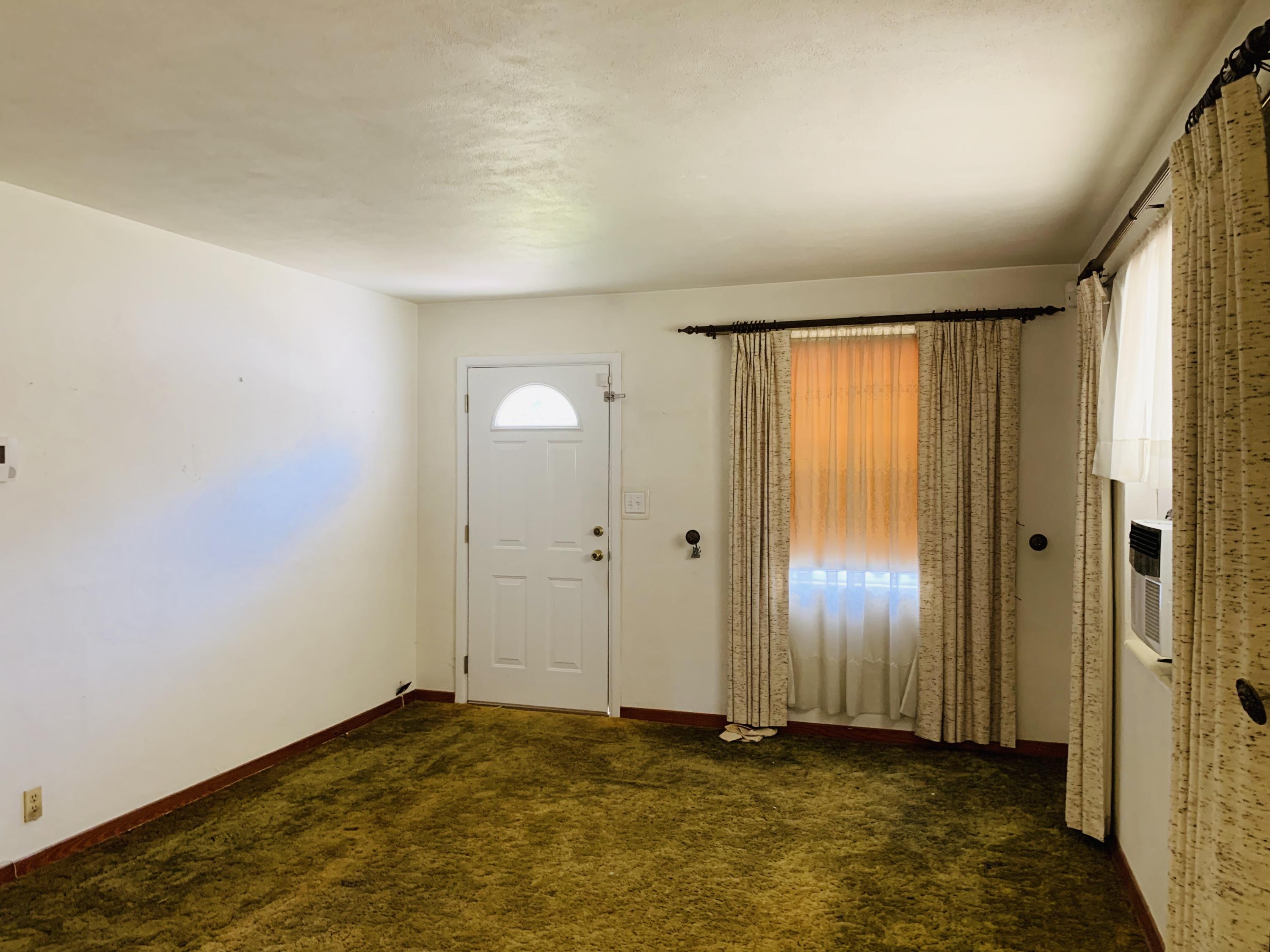 SEABREEZE ADD #2 LOT 5 BLK E - Residential