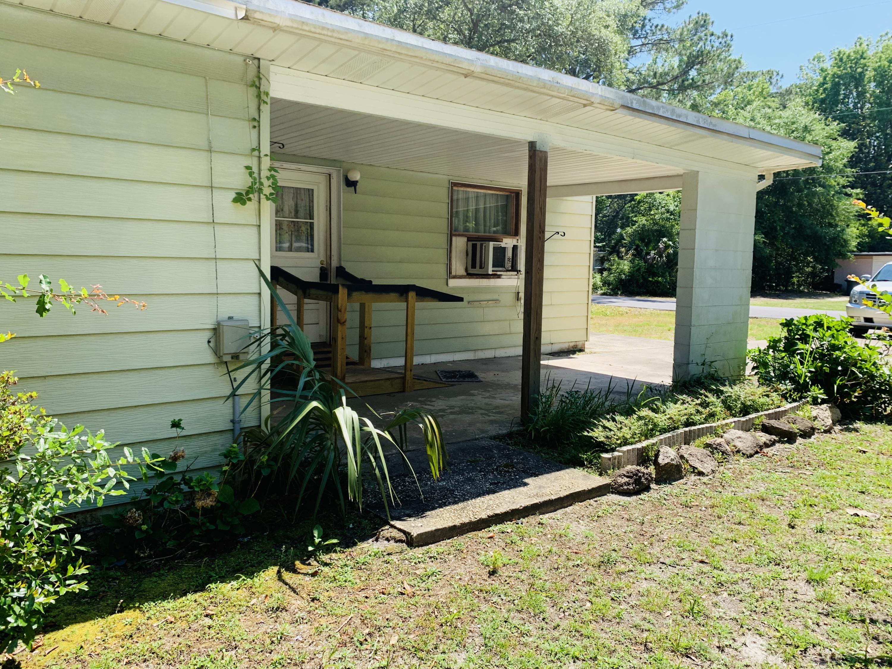 SEABREEZE ADD #2 LOT 5 BLK E - Residential