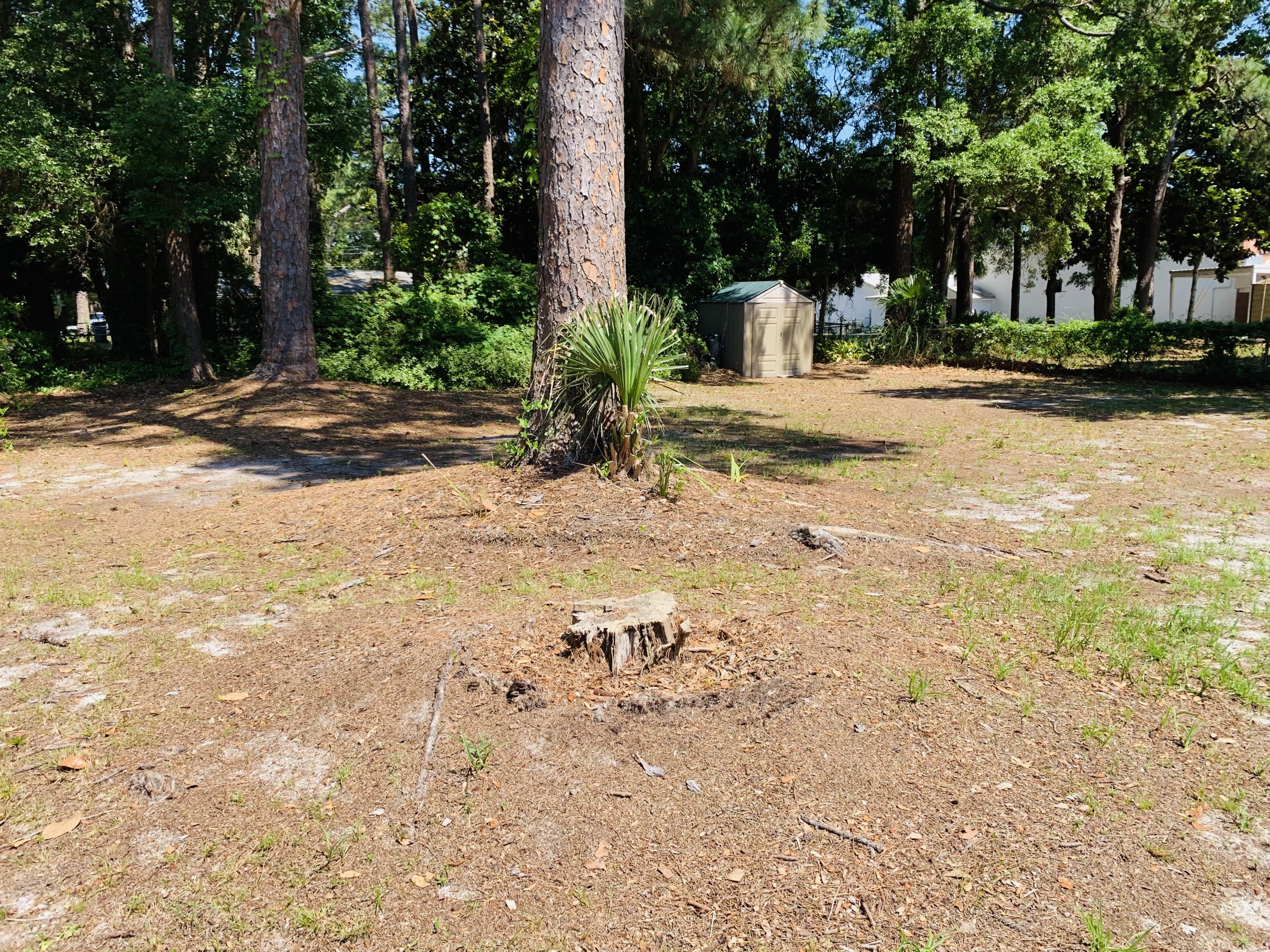 SEABREEZE ADD #2 LOT 5 BLK E - Residential