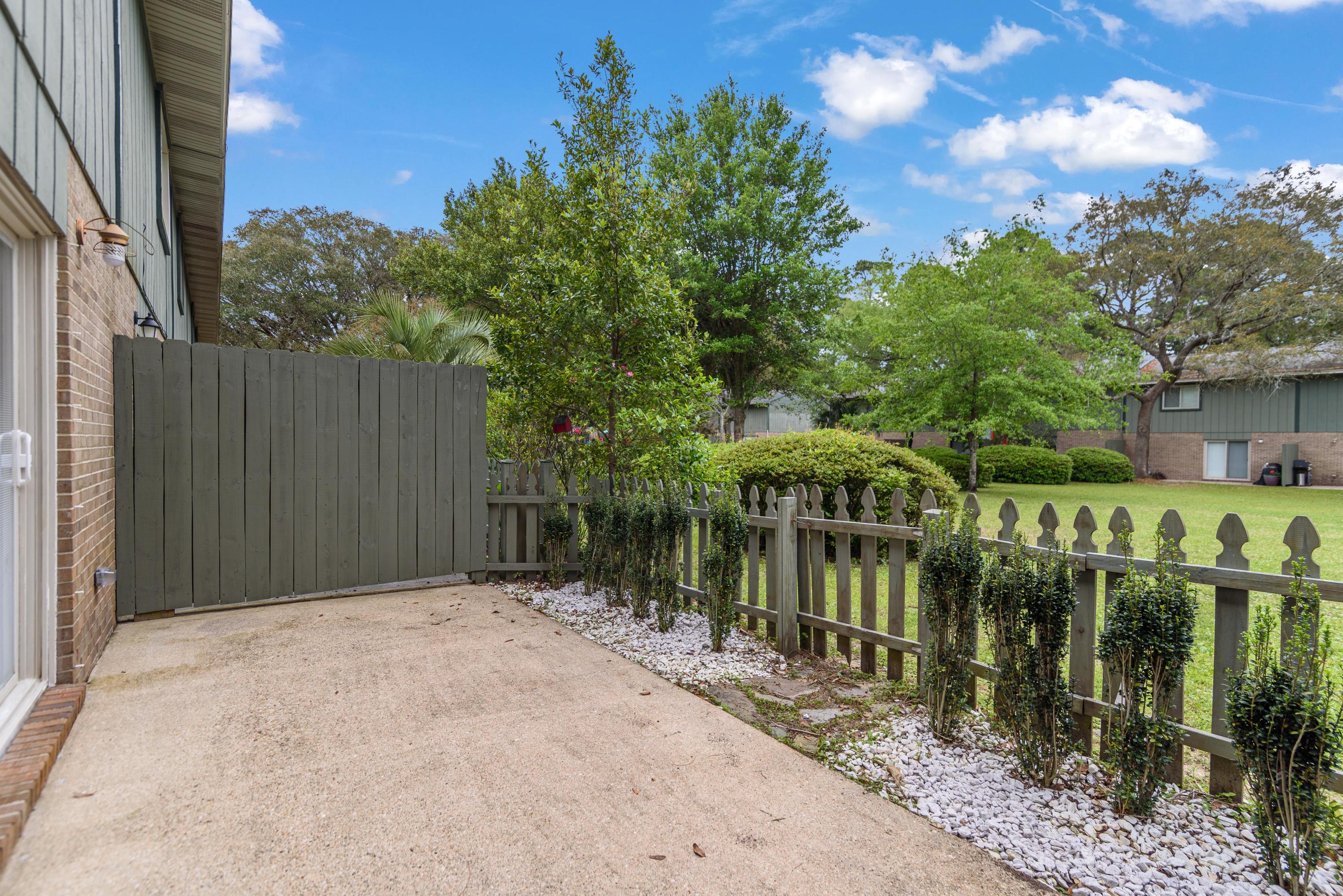 Rocky Bayou T/H - Residential