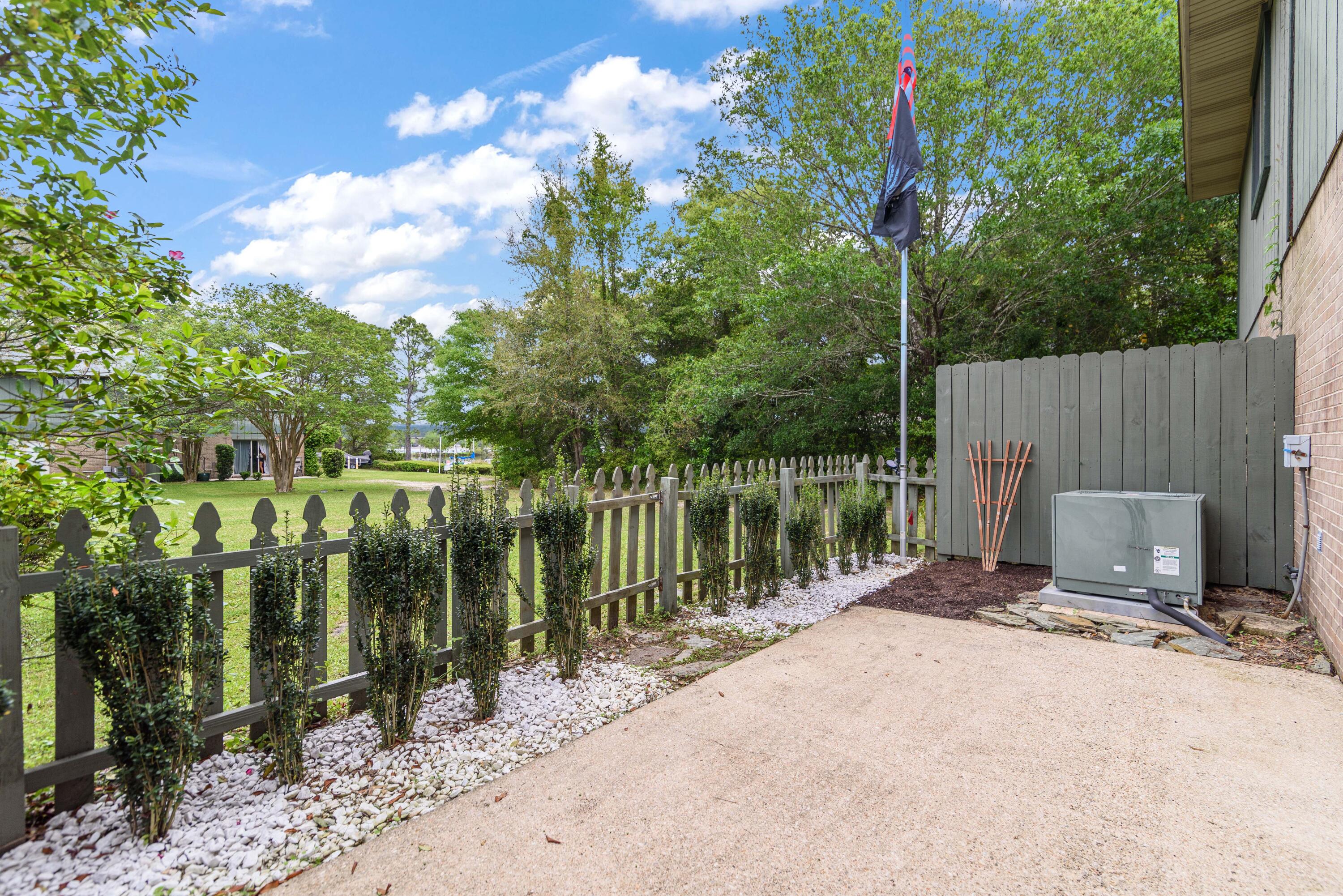 Rocky Bayou T/H - Residential