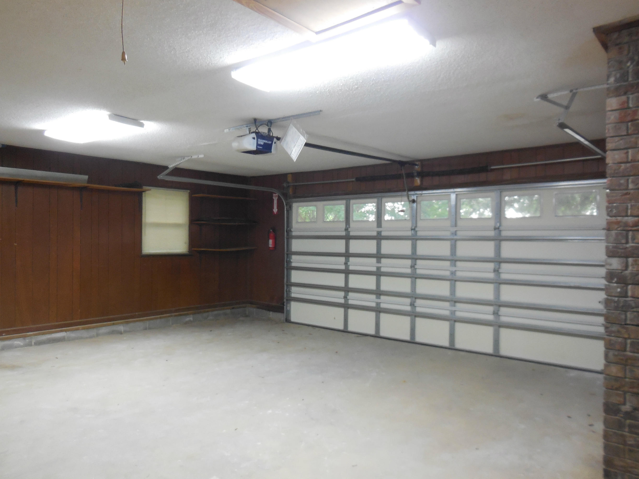 LAKE LORRAINE ESTATES - Residential