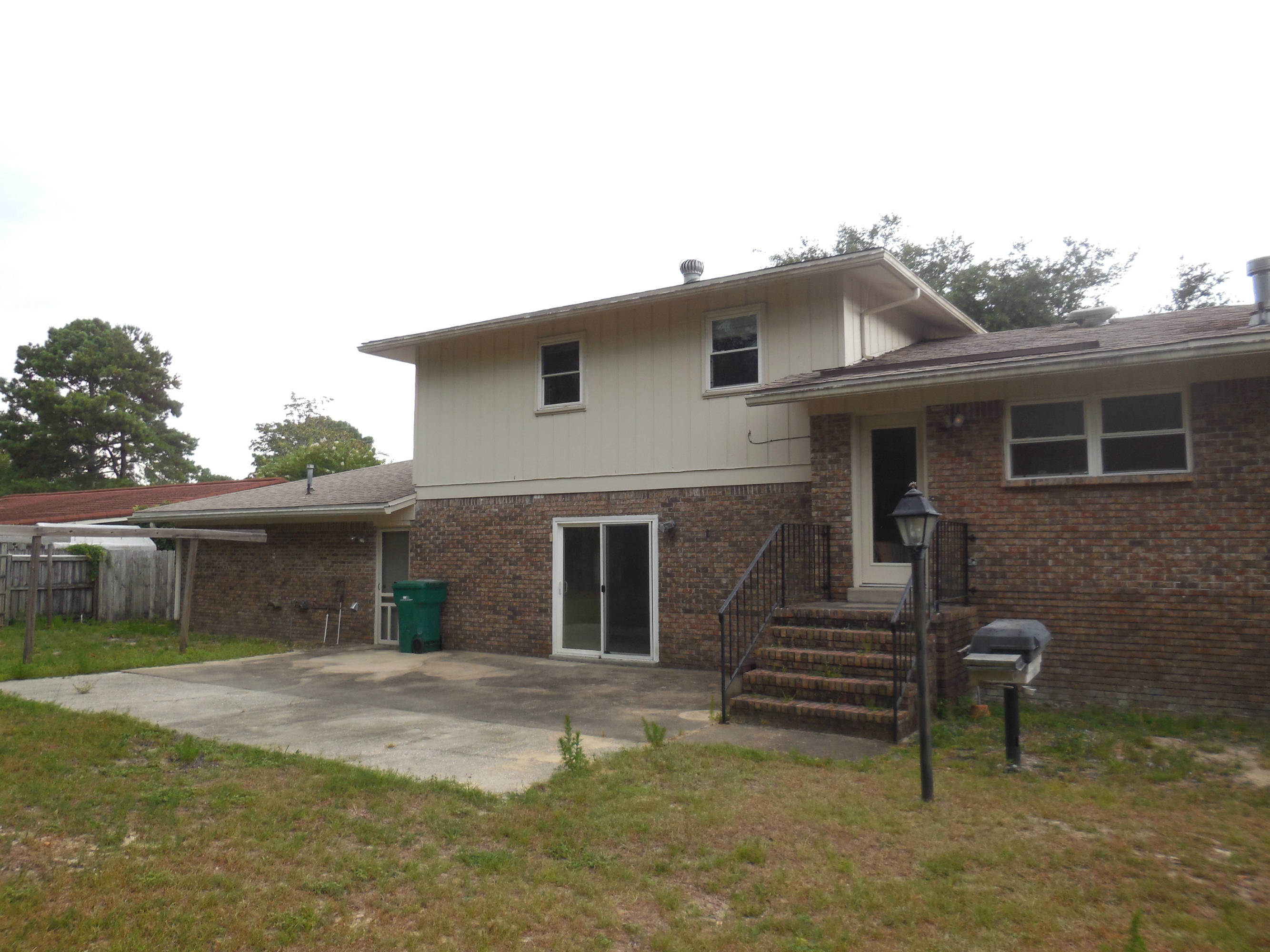 LAKE LORRAINE ESTATES - Residential