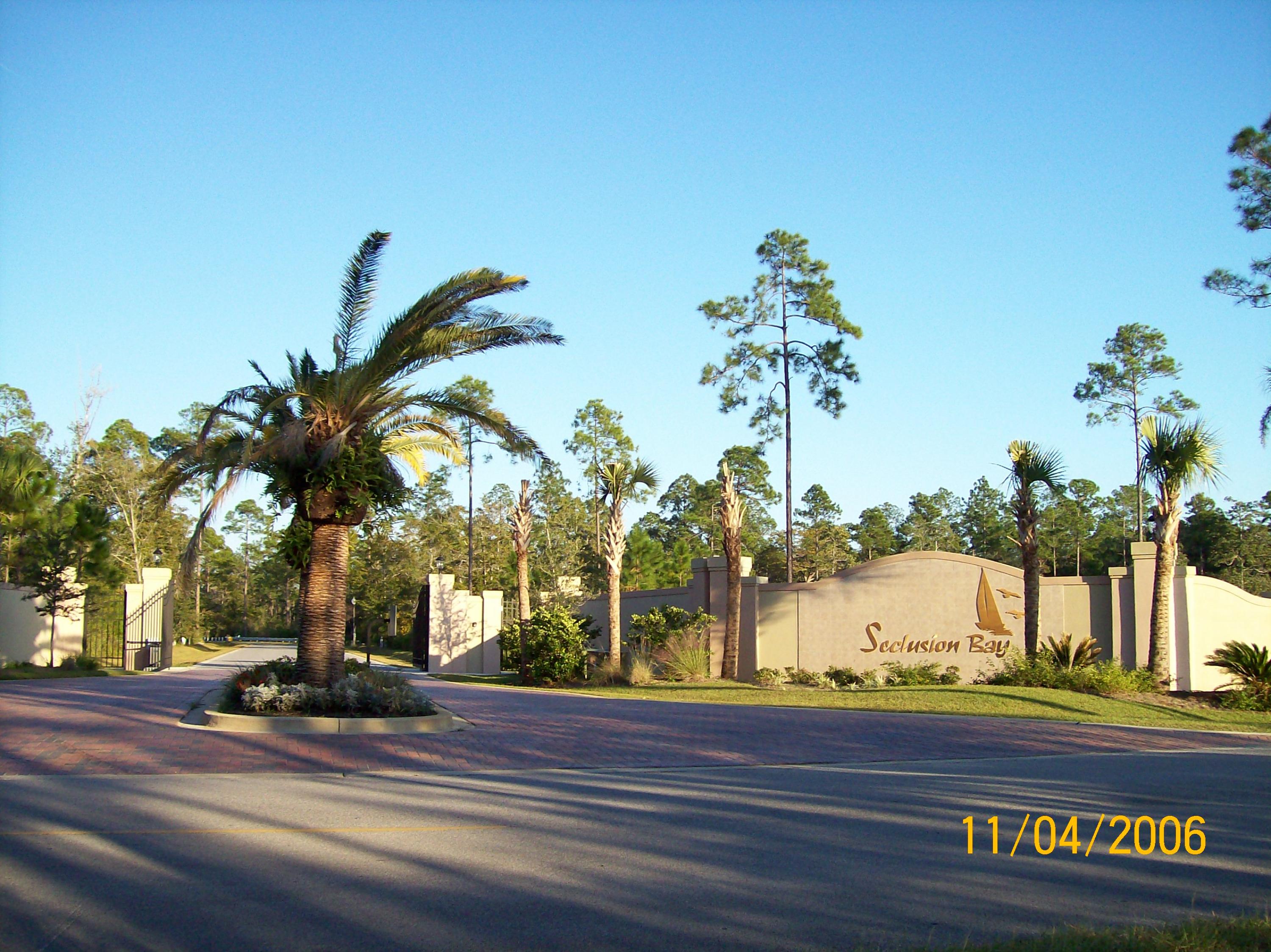 SECLUSION BAY - Land