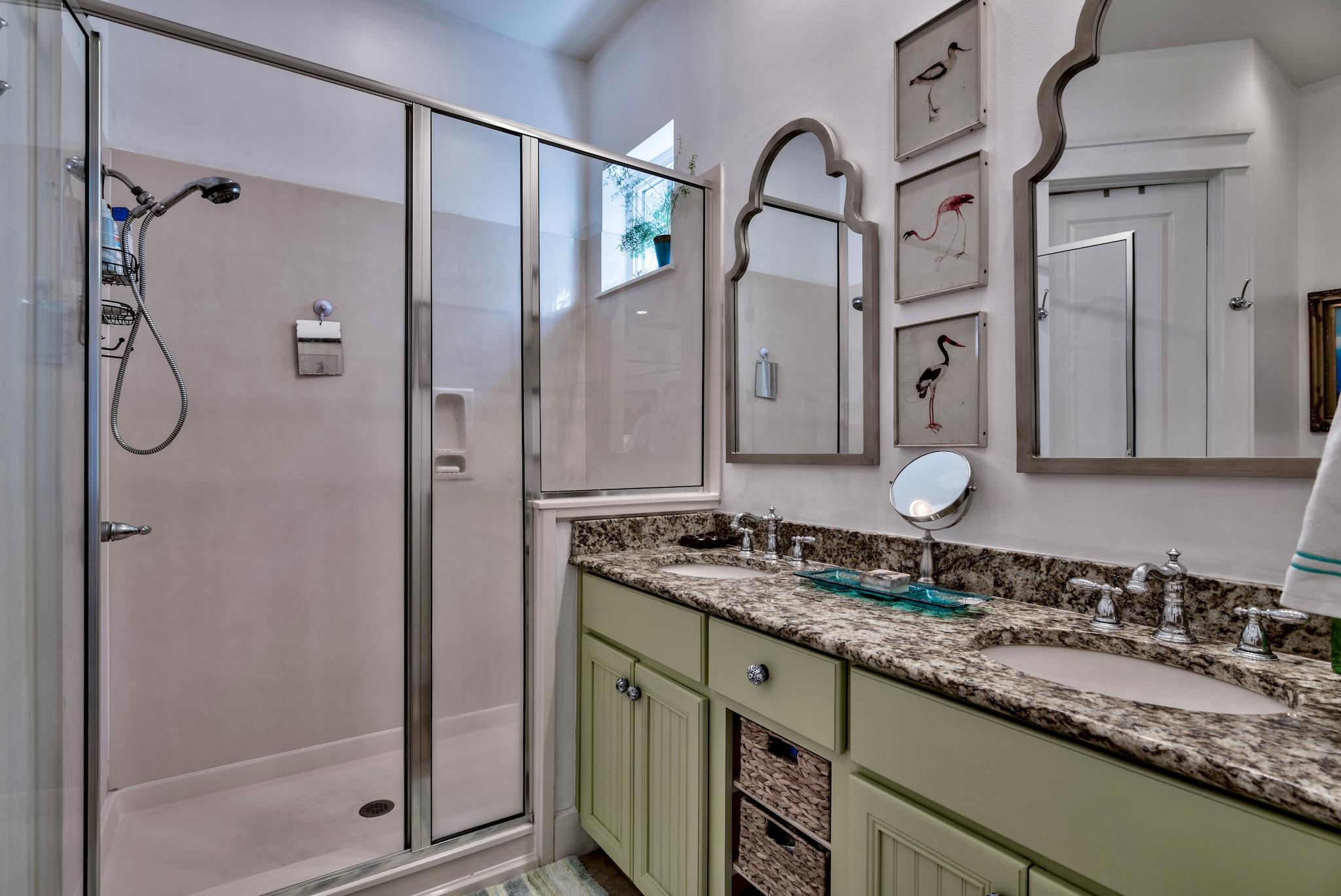 BUNGALOS AT SANDESTIN - Residential