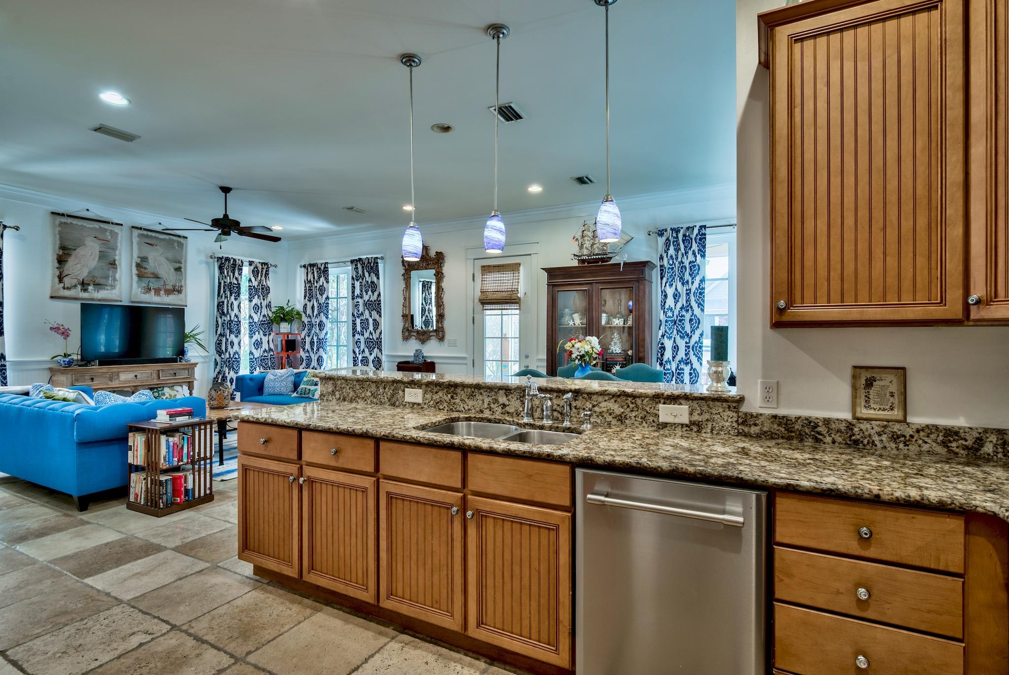 BUNGALOS AT SANDESTIN - Residential