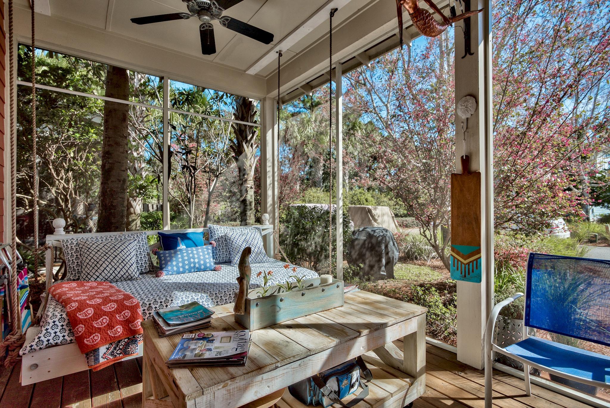 BUNGALOS AT SANDESTIN - Residential