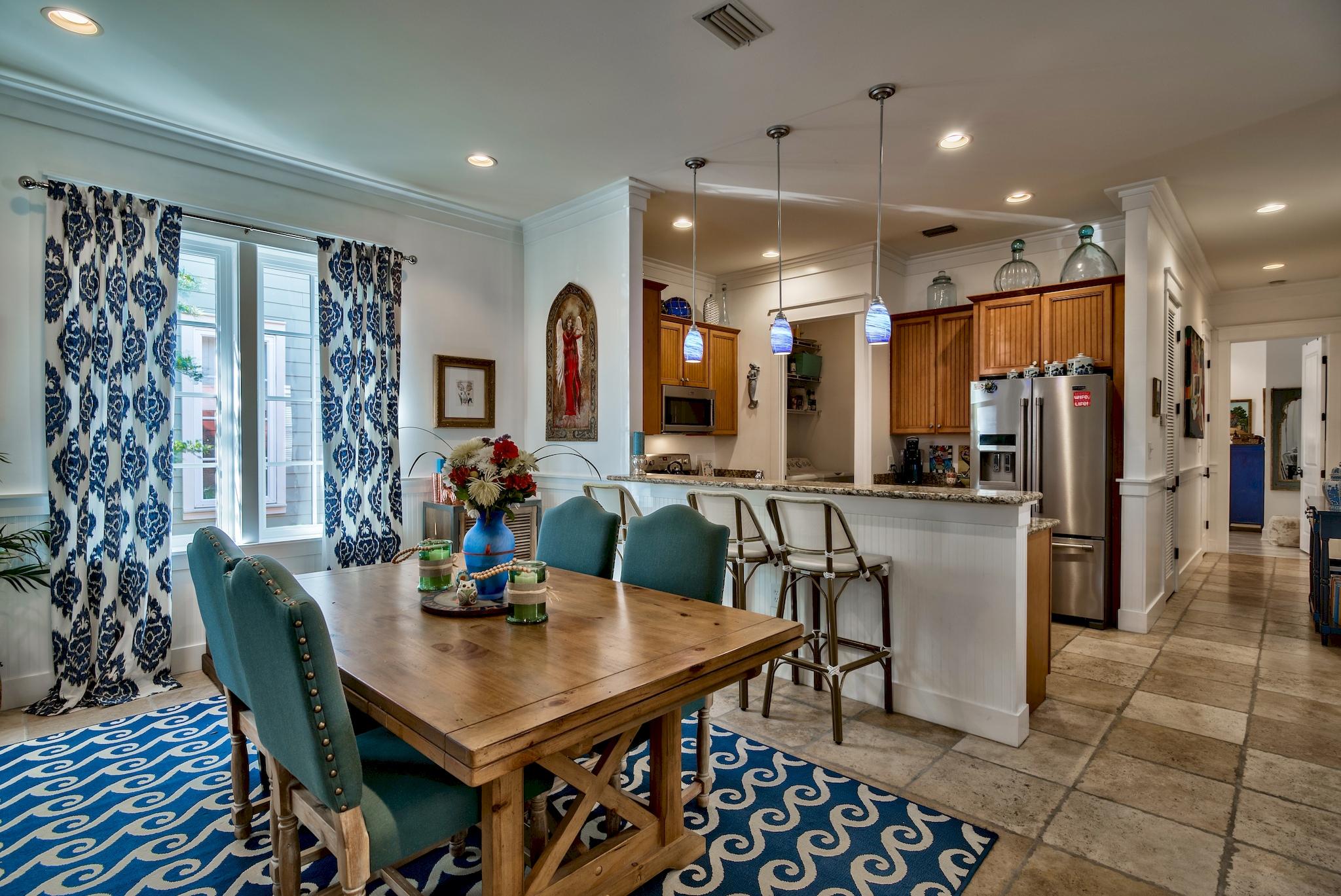 BUNGALOS AT SANDESTIN - Residential