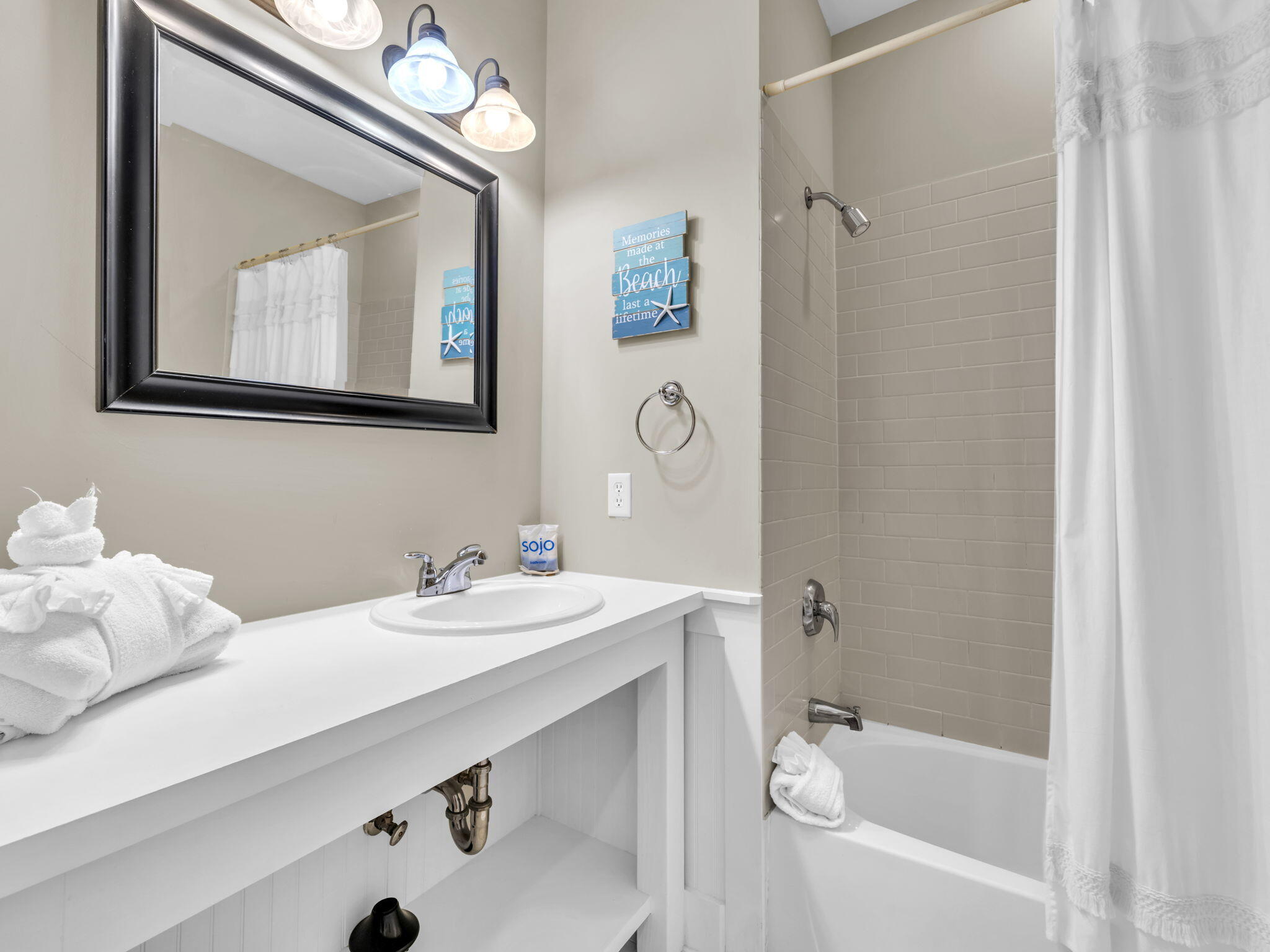 MAGNOLIA COTTAGES - Residential