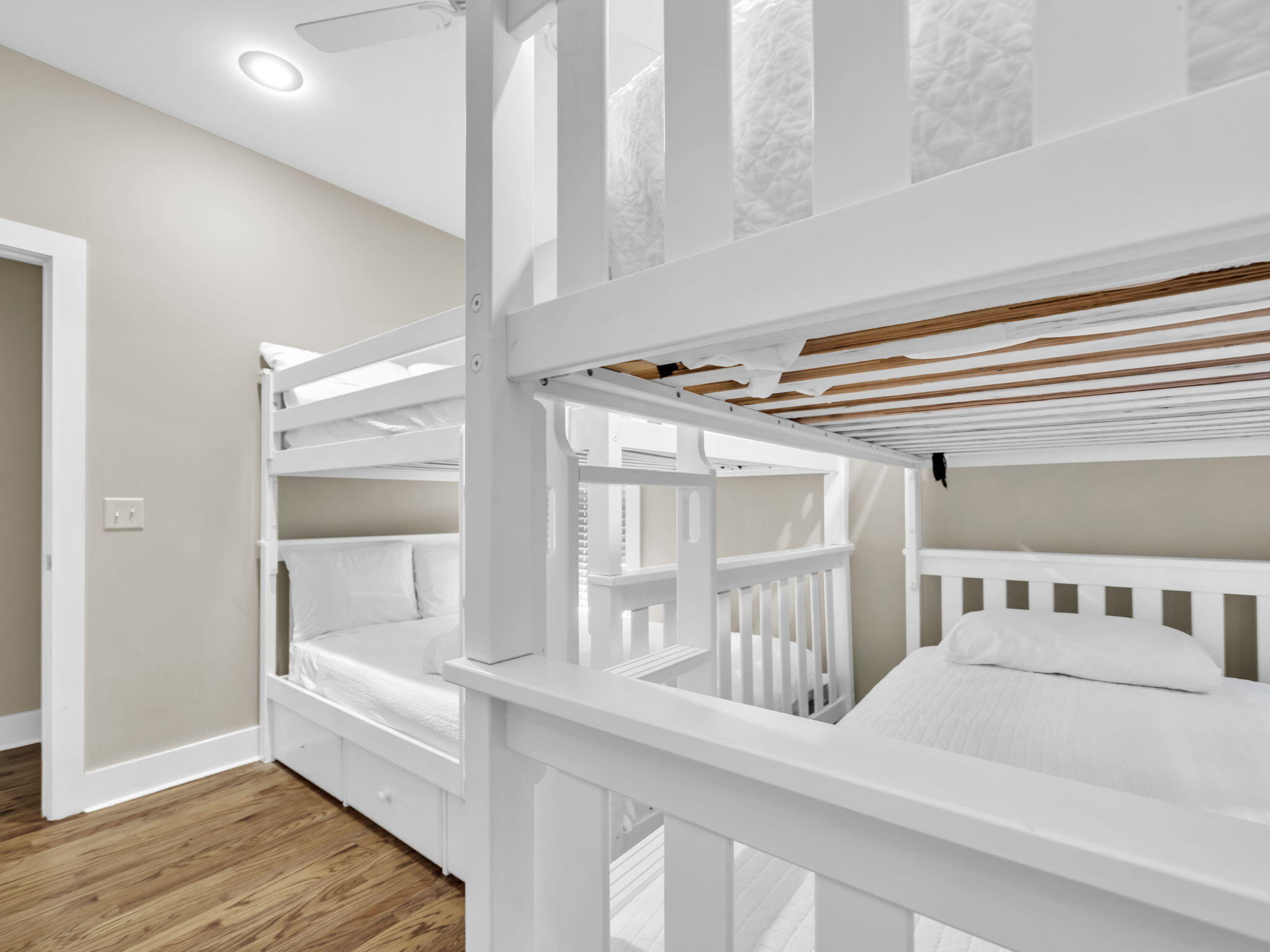 MAGNOLIA COTTAGES - Residential