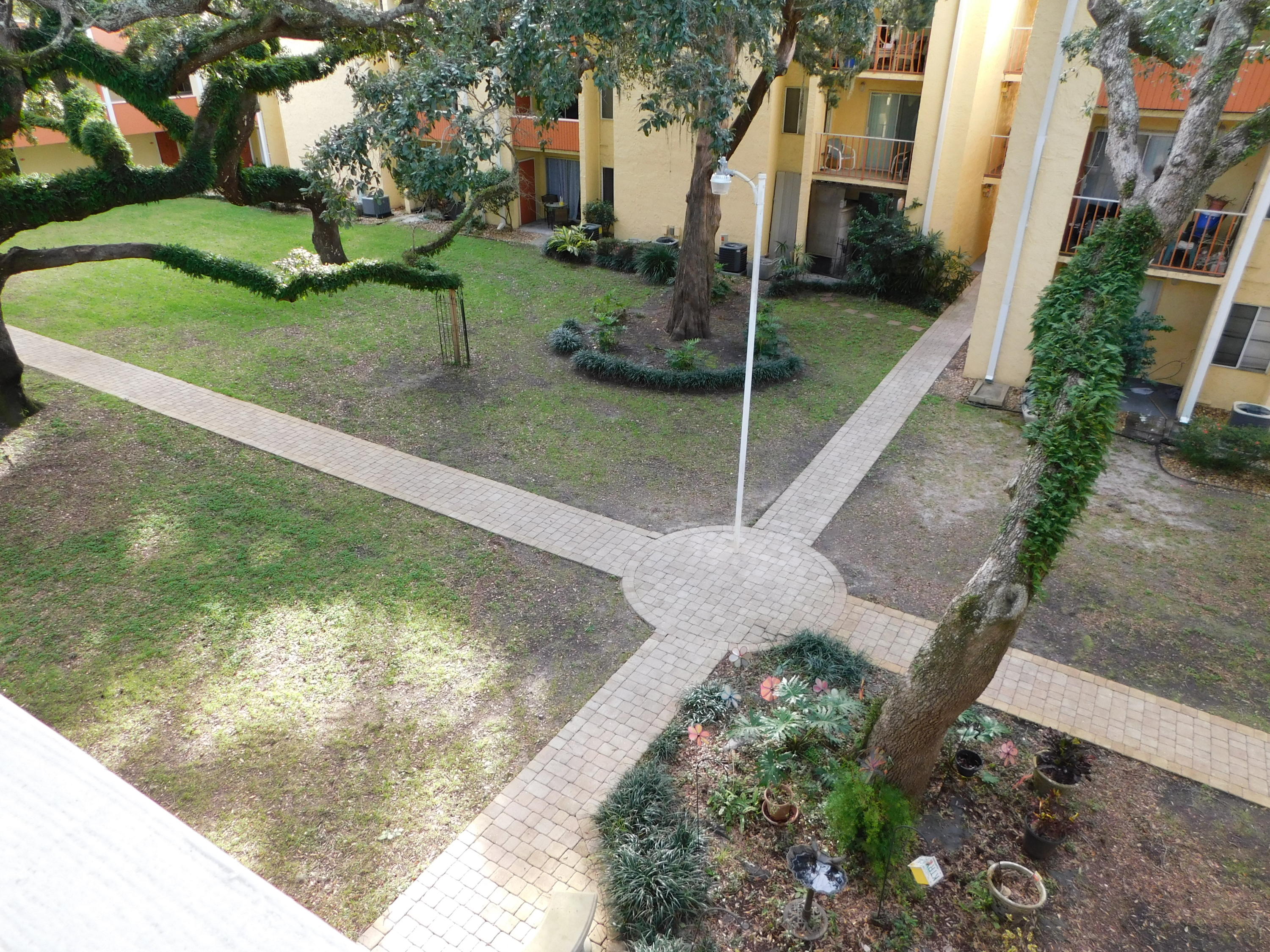 CEDARS CONDO - Residential