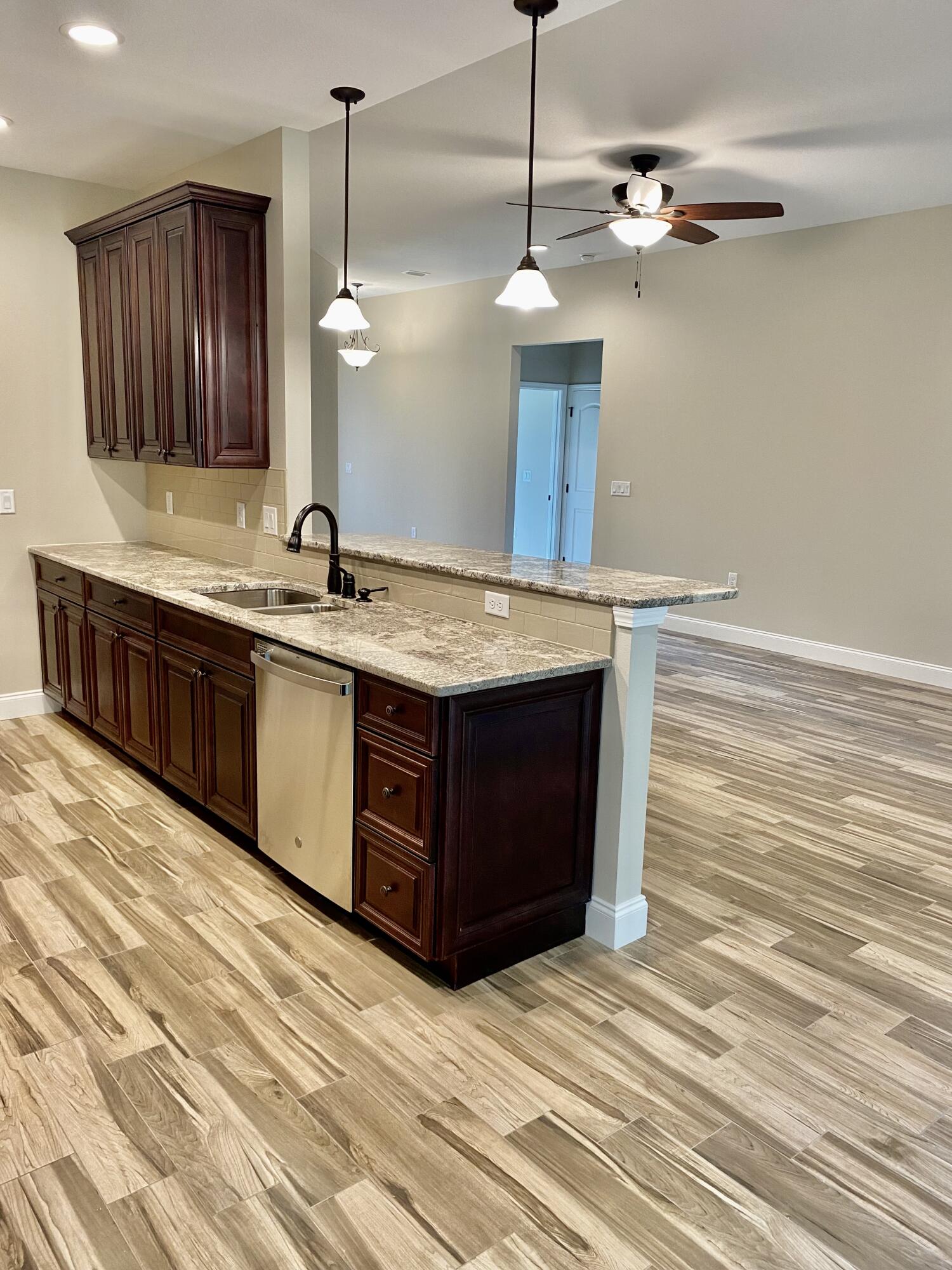 MCKENZIE MEADOWS - Residential