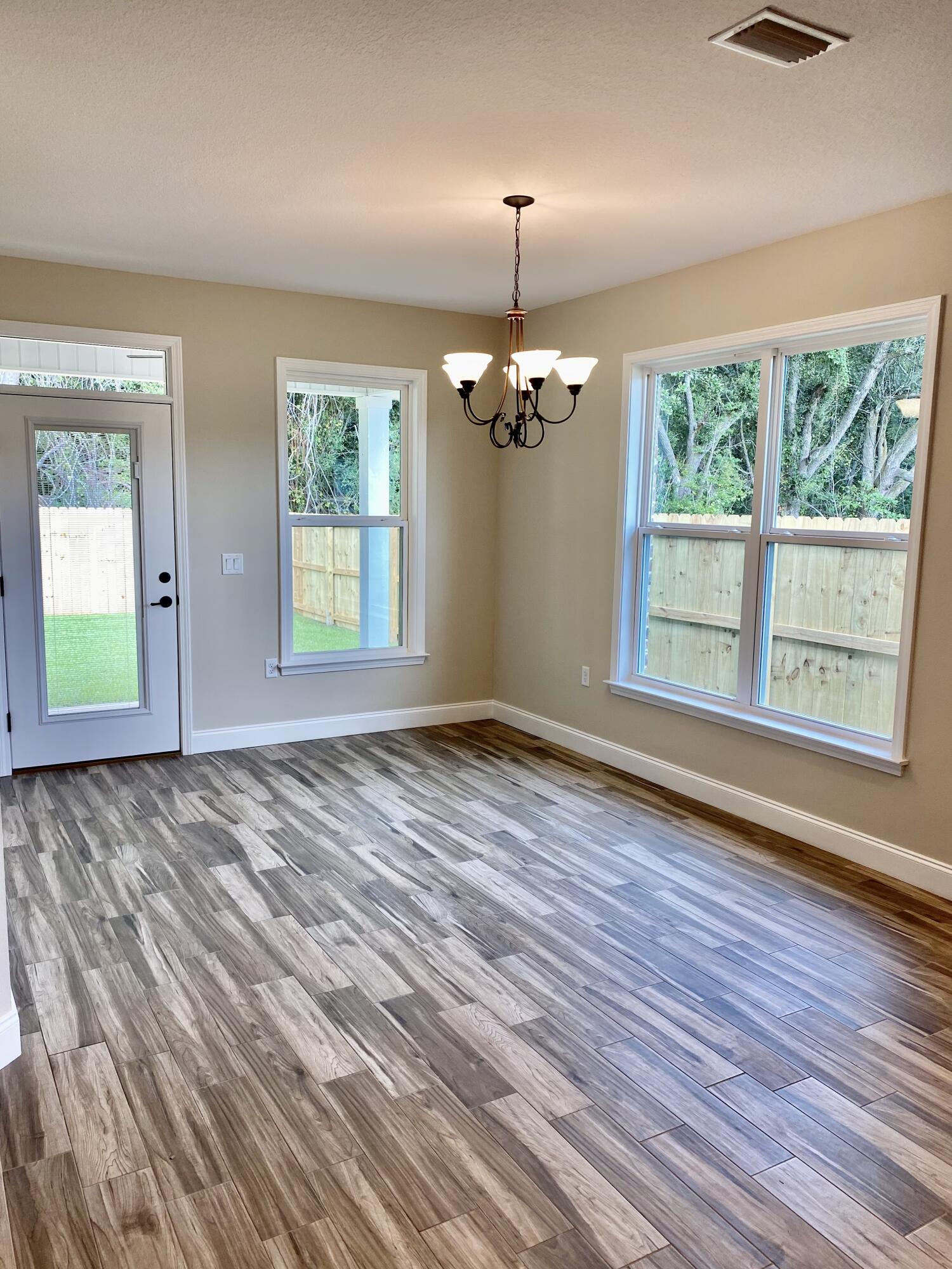 MCKENZIE MEADOWS - Residential