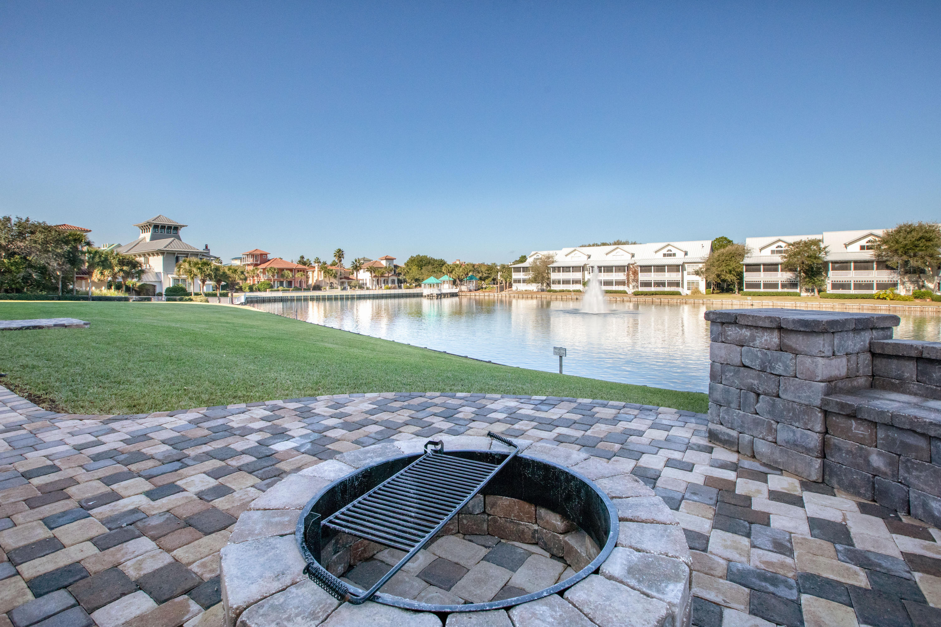 HIDDEN DUNES GRAND VILLAS - Residential