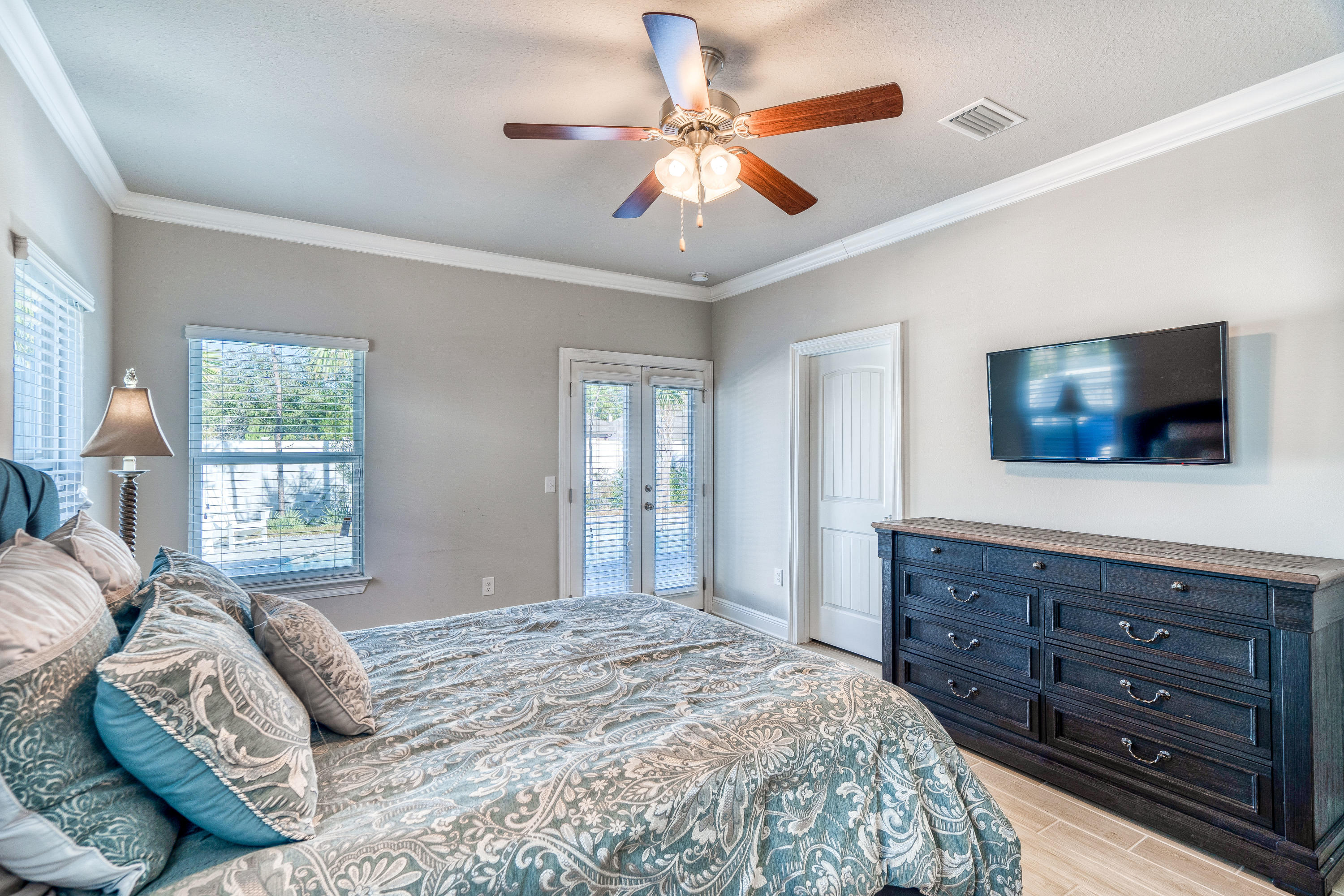 Mussett Bayou Manor - Residential