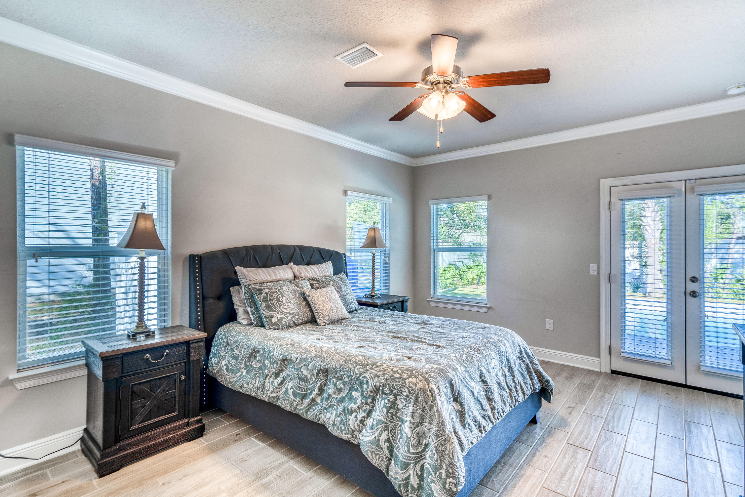 Mussett Bayou Manor - Residential