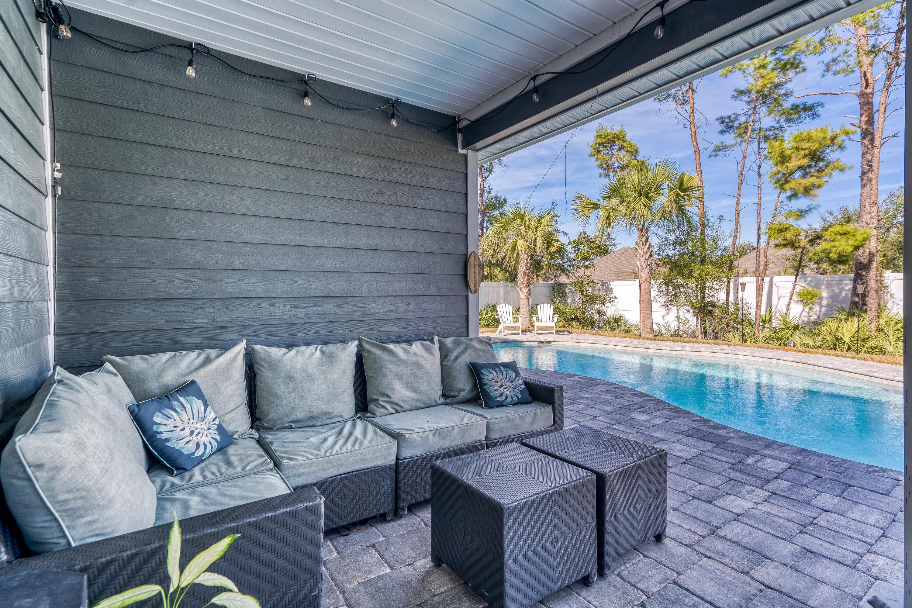 Mussett Bayou Manor - Residential