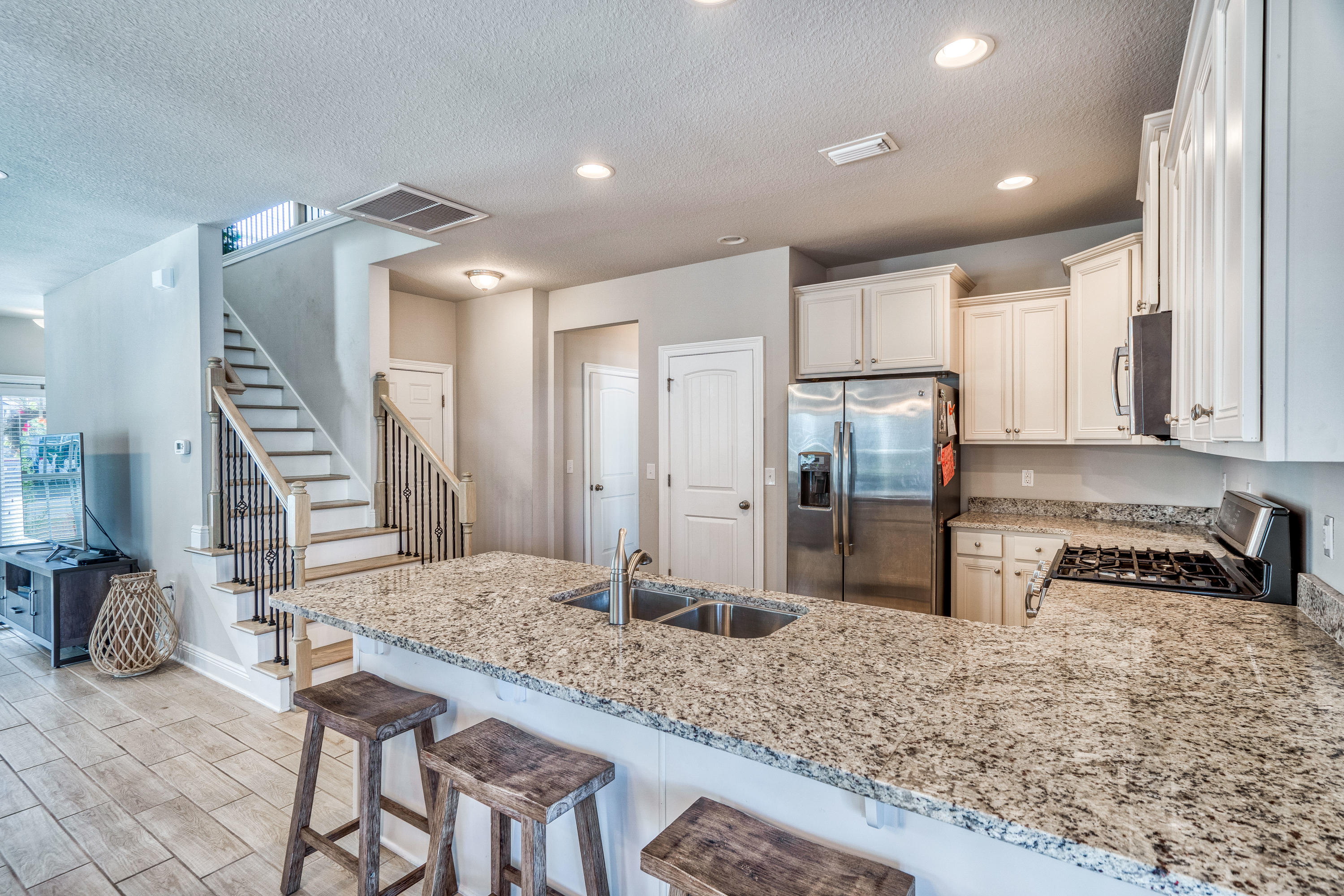 Mussett Bayou Manor - Residential