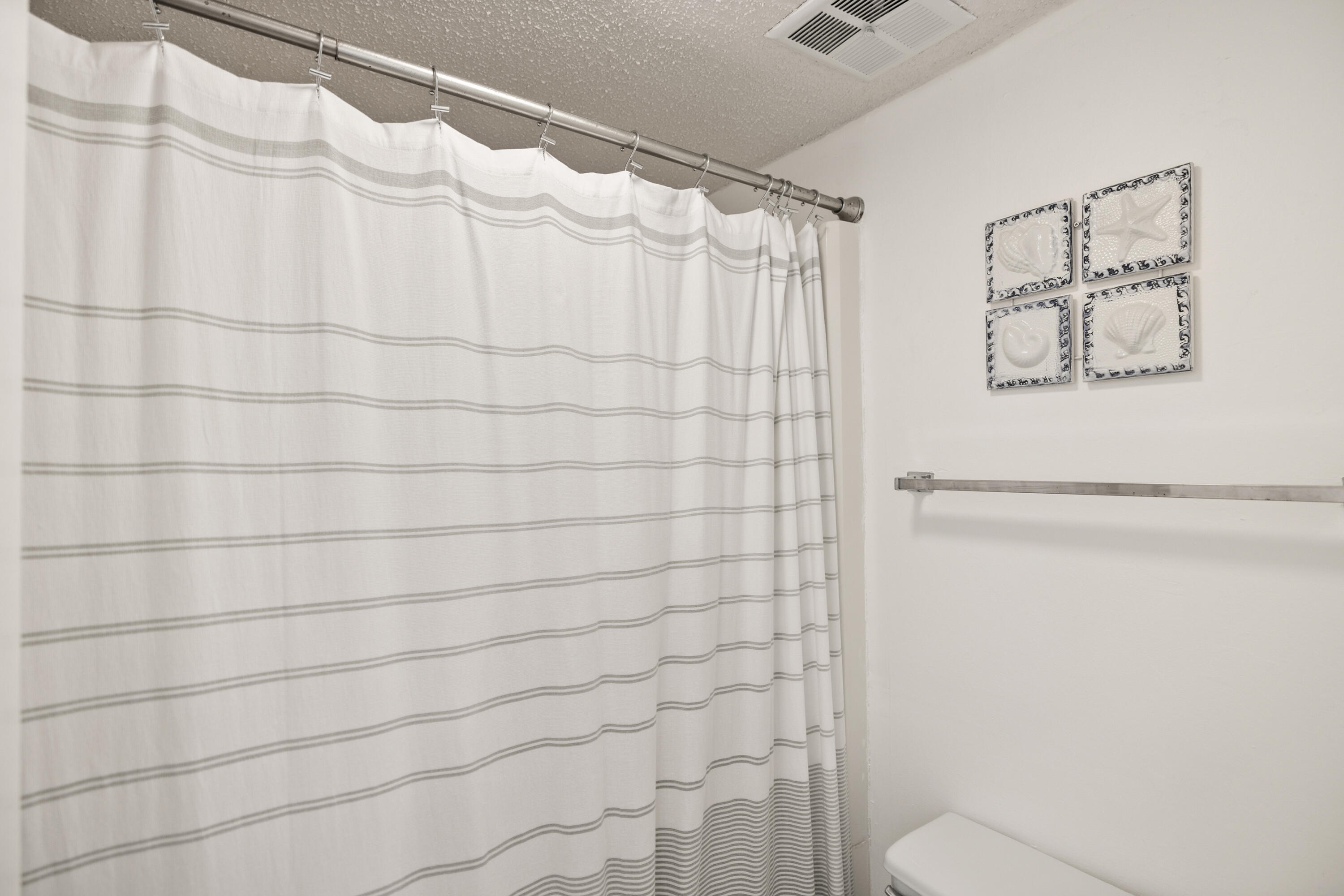 EL MATADOR CONDO - Residential Lease