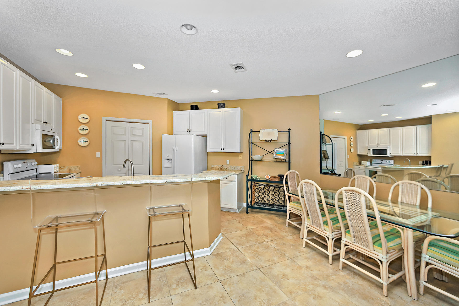 NORTH SHORE T/H - Residential