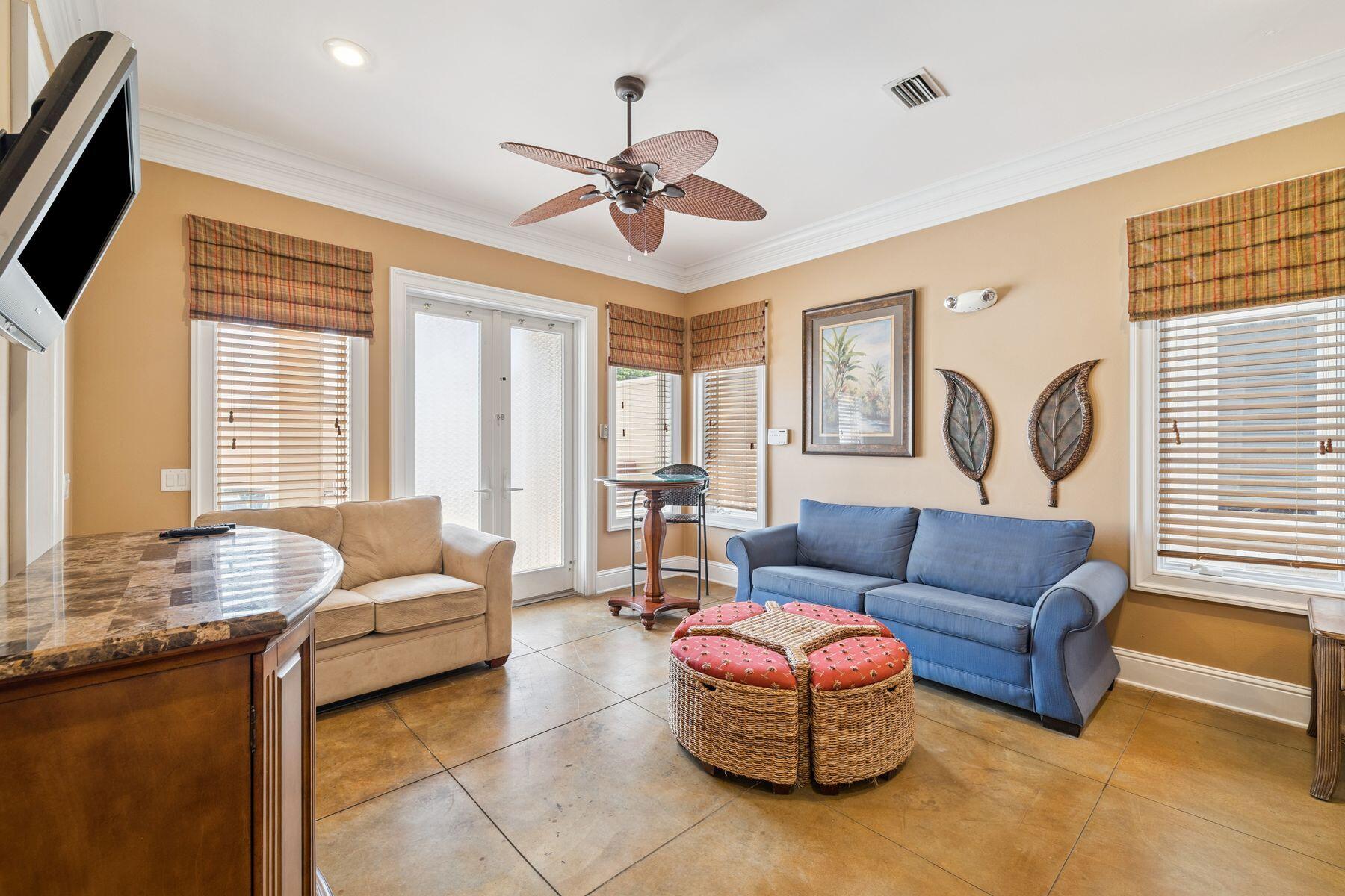 LAGUNA BEACH - Residential