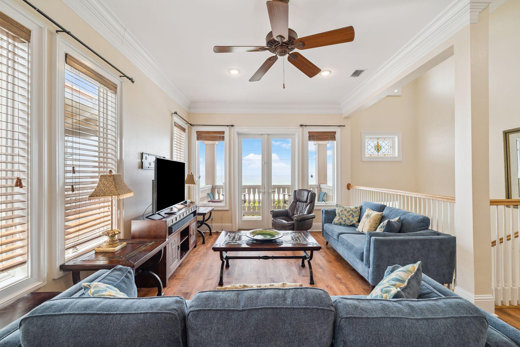LAGUNA BEACH - Residential