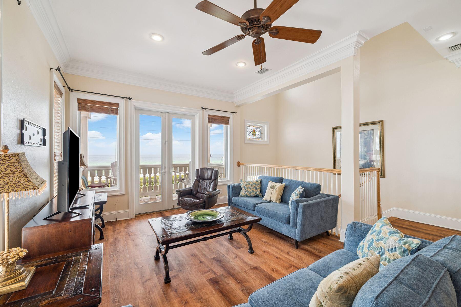 LAGUNA BEACH - Residential