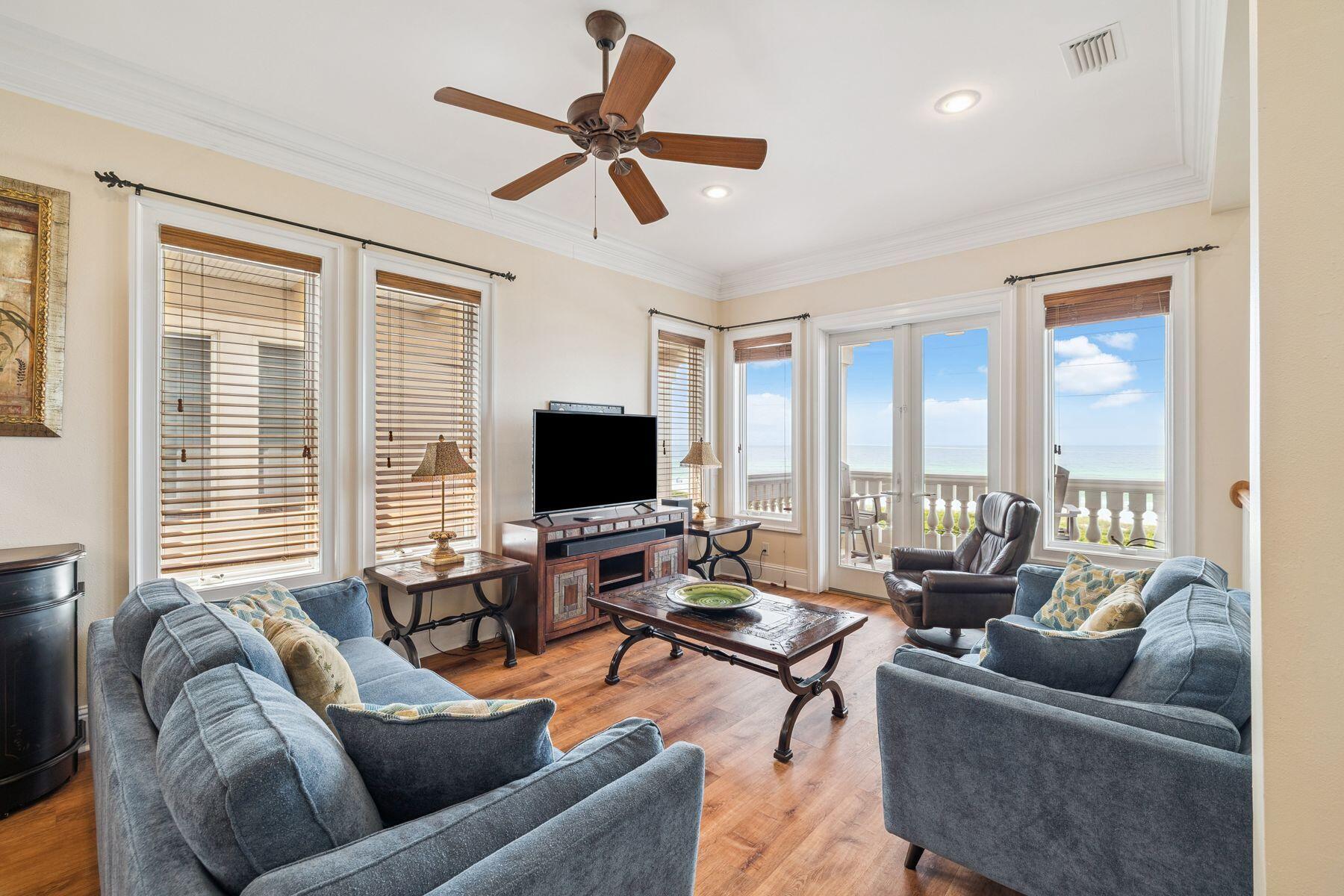 LAGUNA BEACH - Residential