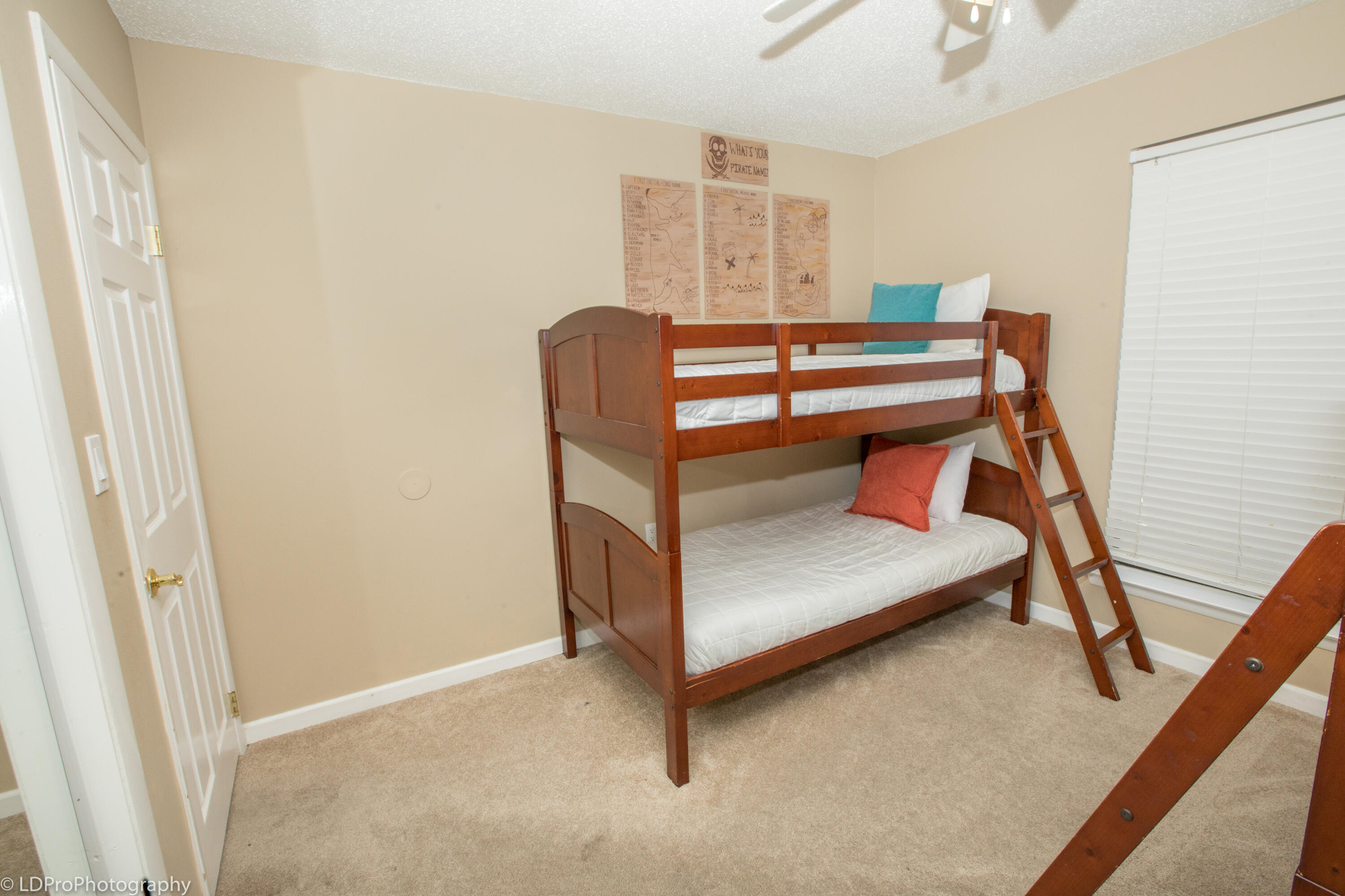 SANDPIPER COVE PHASE VIII - Residential