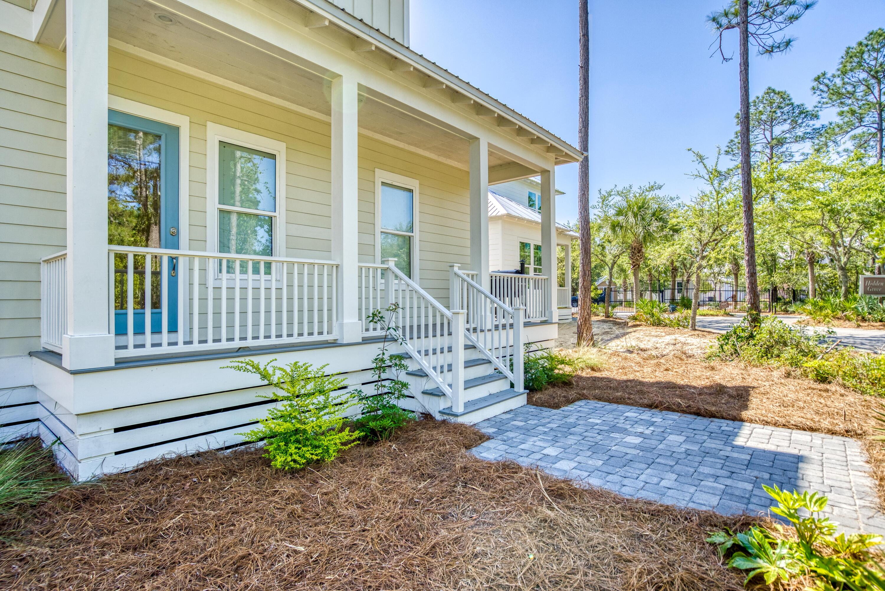 HIDDEN GROVE - Residential