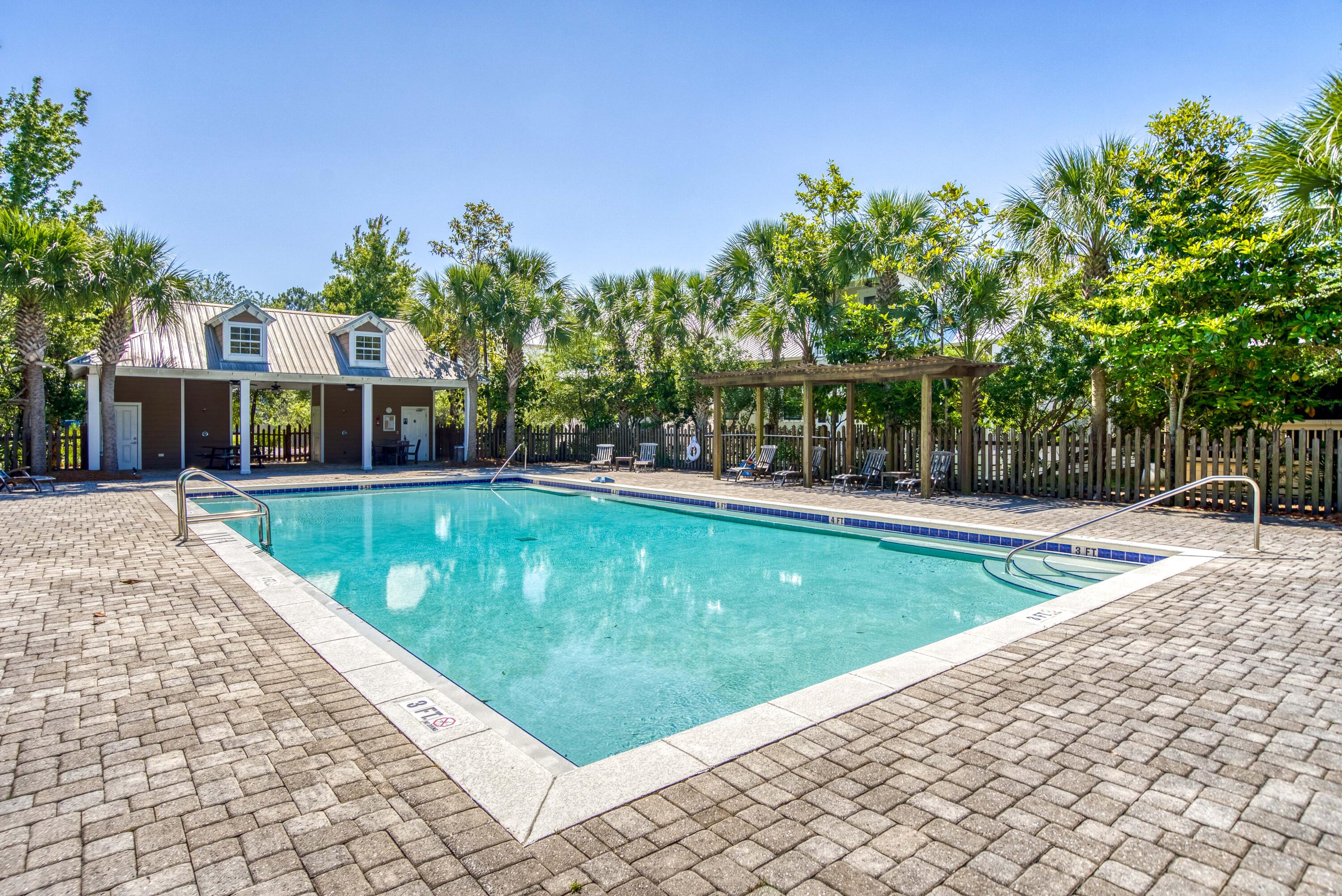 HIDDEN GROVE - Residential