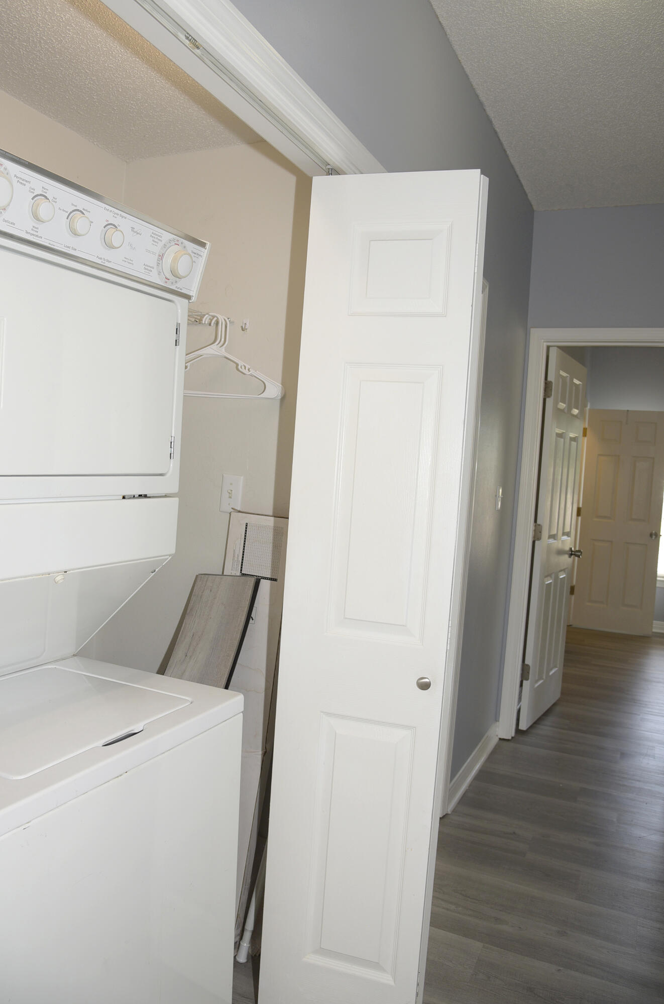 THE OAKS AT NICEVILLE - Residential Lease