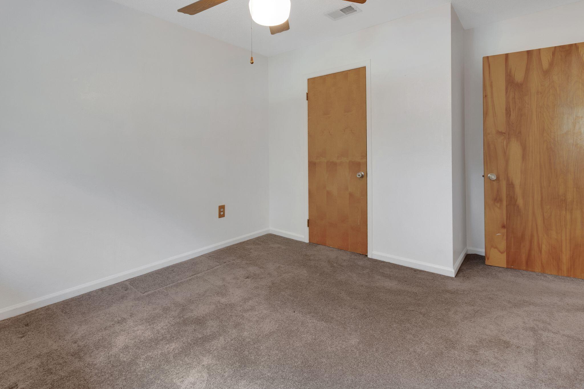 ROCKY BAYOU T/H - Residential Lease