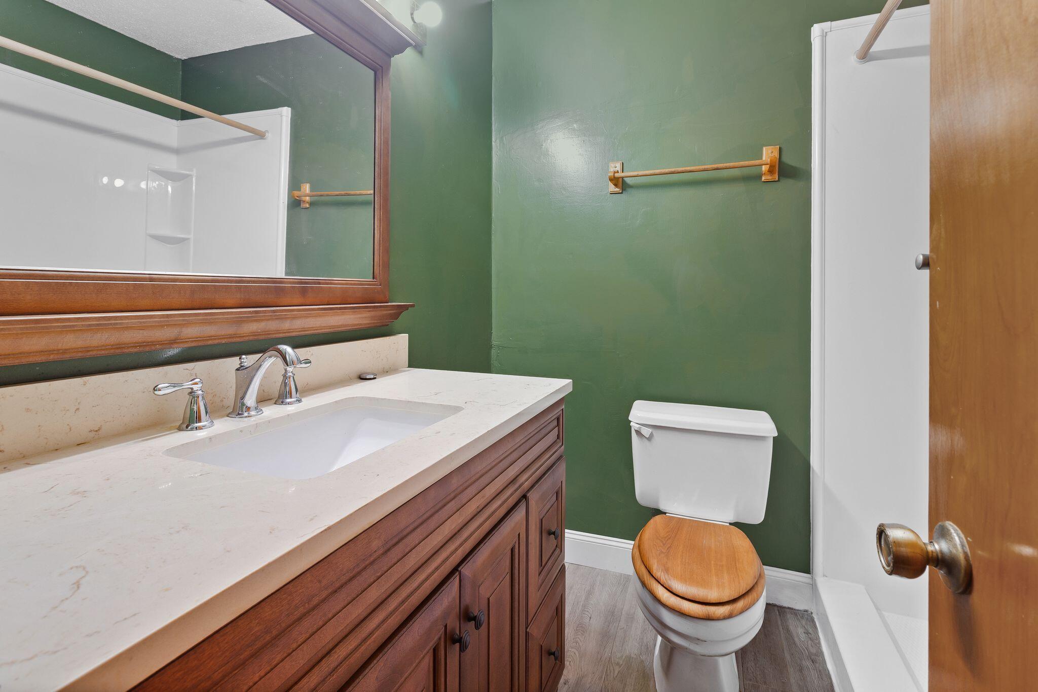 ROCKY BAYOU T/H - Residential Lease