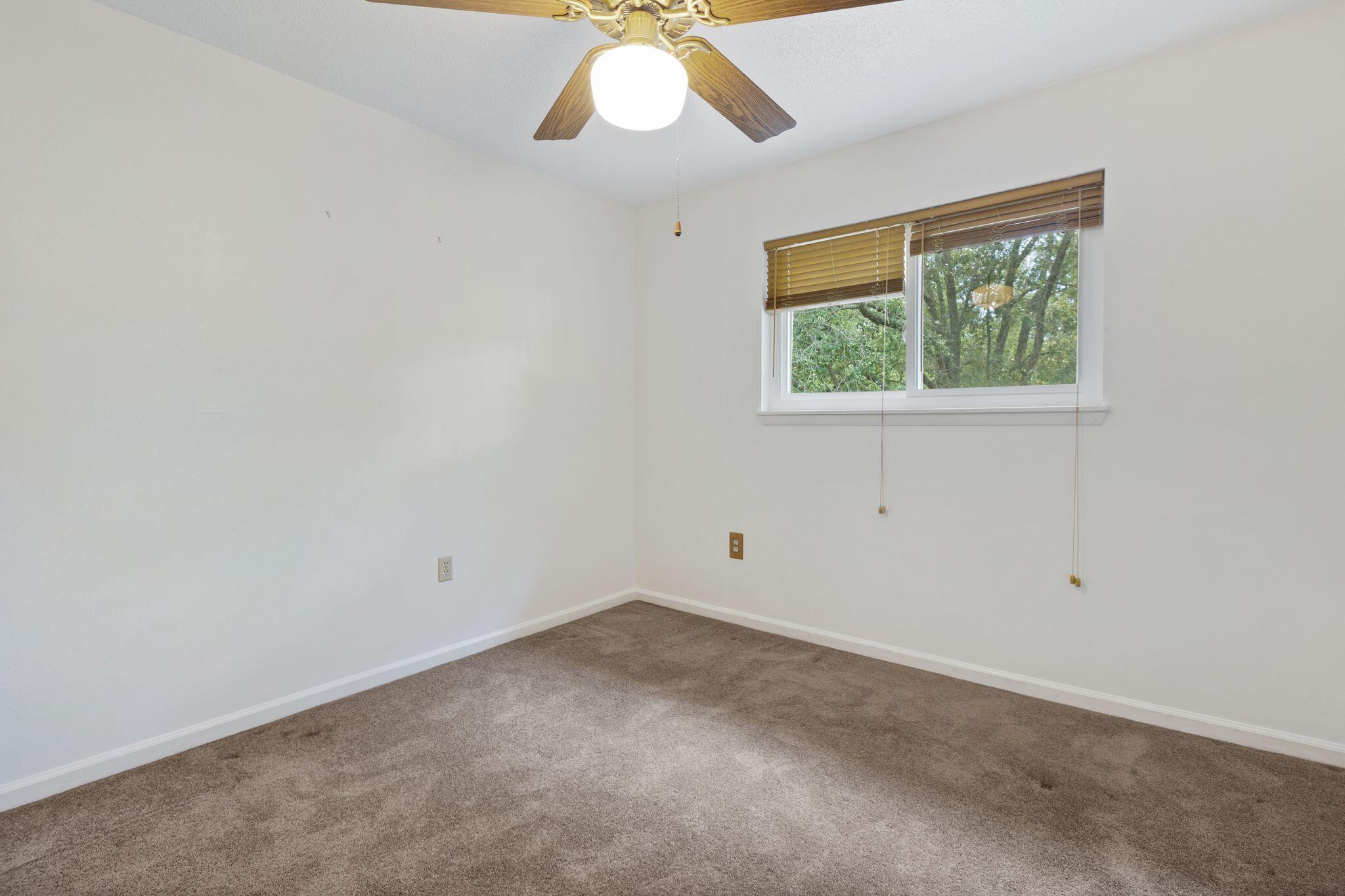 ROCKY BAYOU T/H - Residential Lease