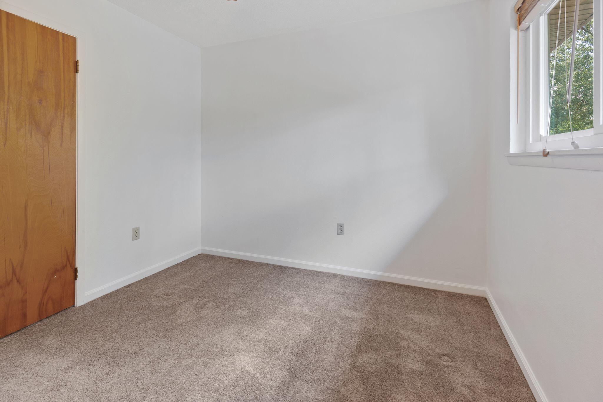 ROCKY BAYOU T/H - Residential Lease