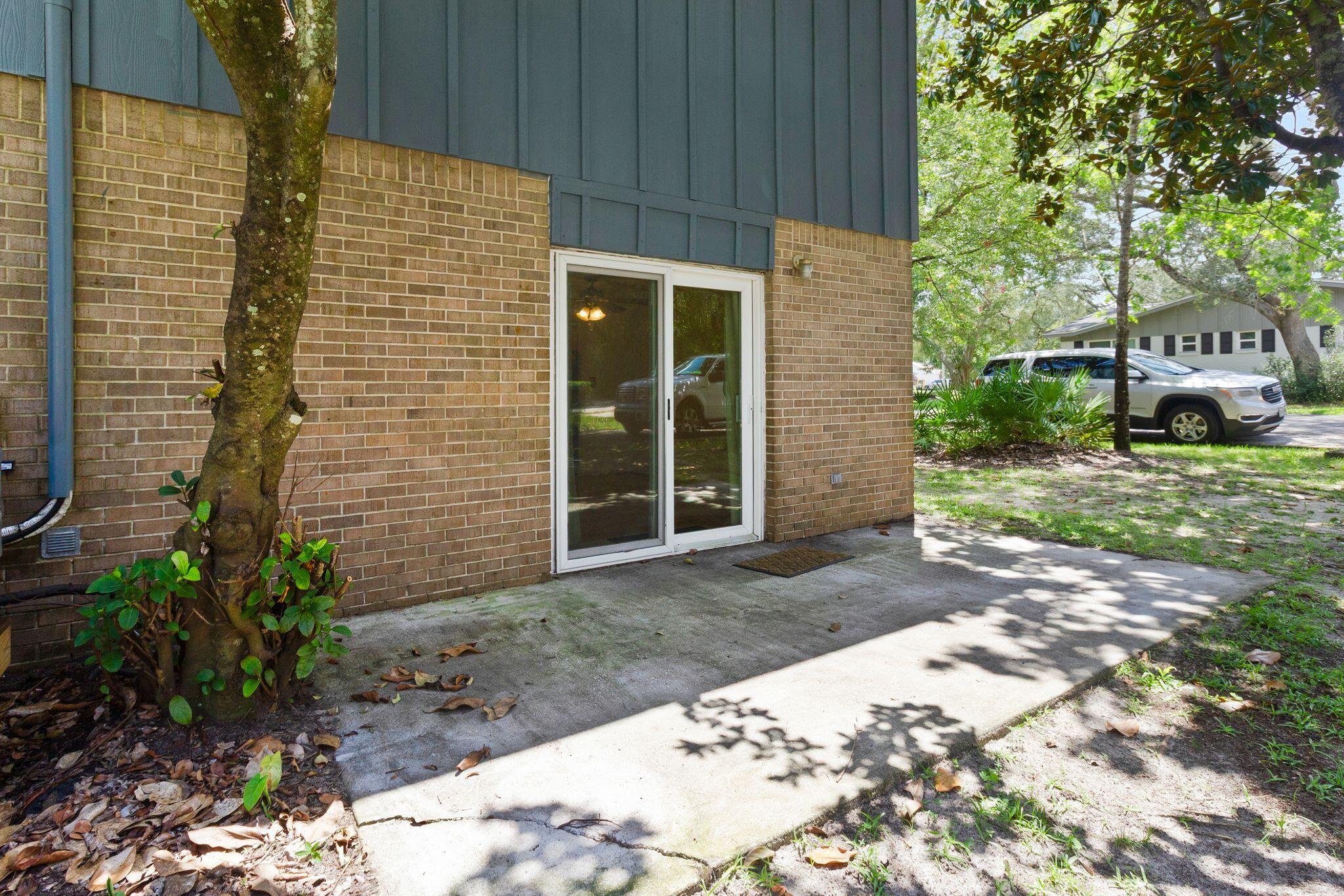 ROCKY BAYOU T/H - Residential Lease