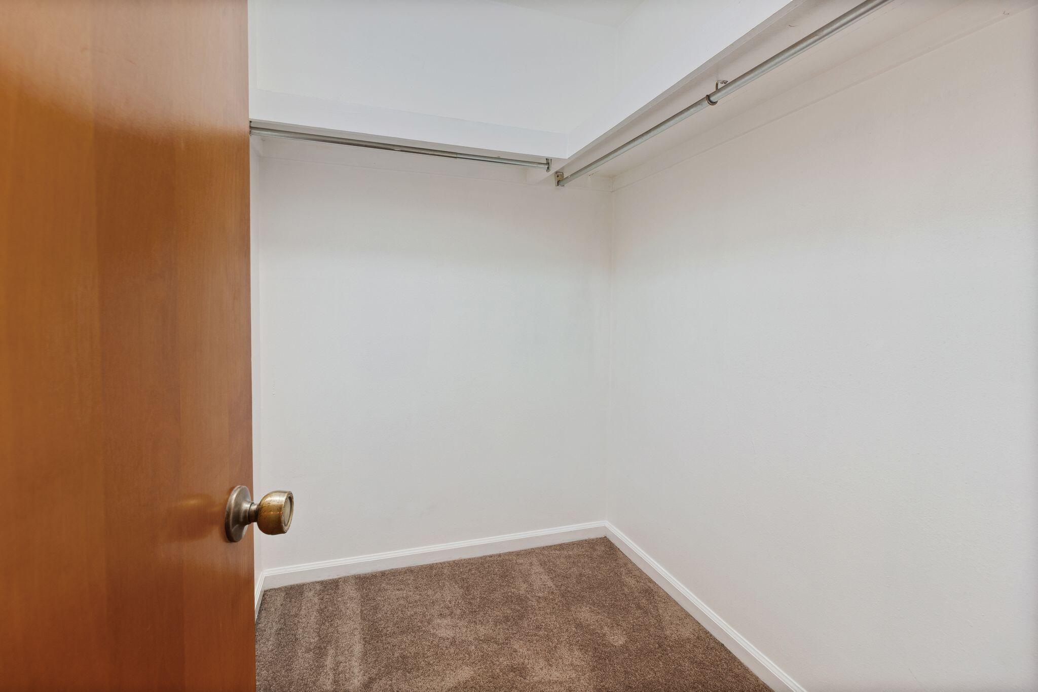 ROCKY BAYOU T/H - Residential Lease