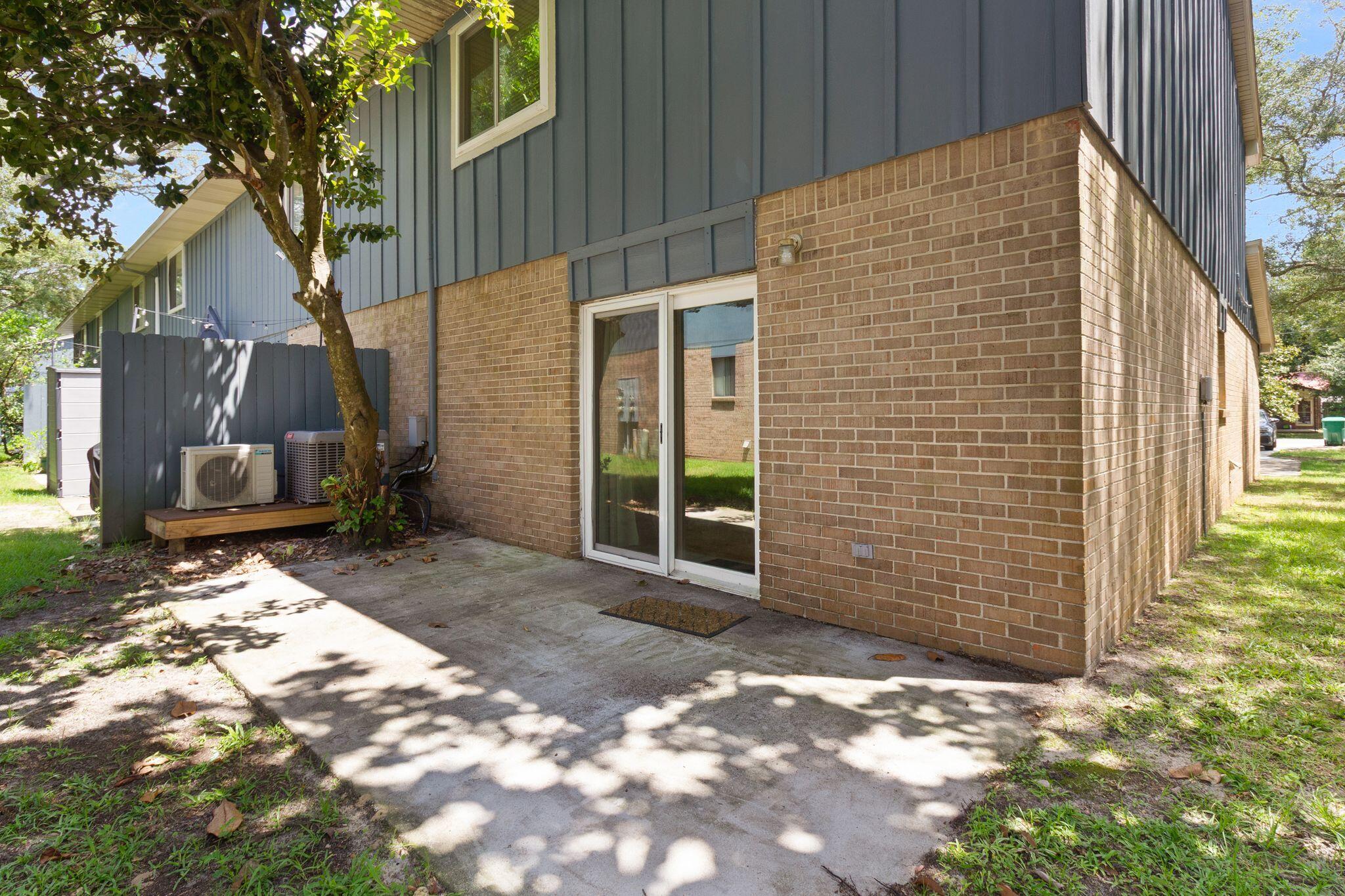 ROCKY BAYOU T/H - Residential Lease
