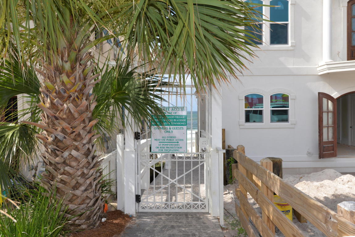 EMERALD WATERS VILLAGE - Residential