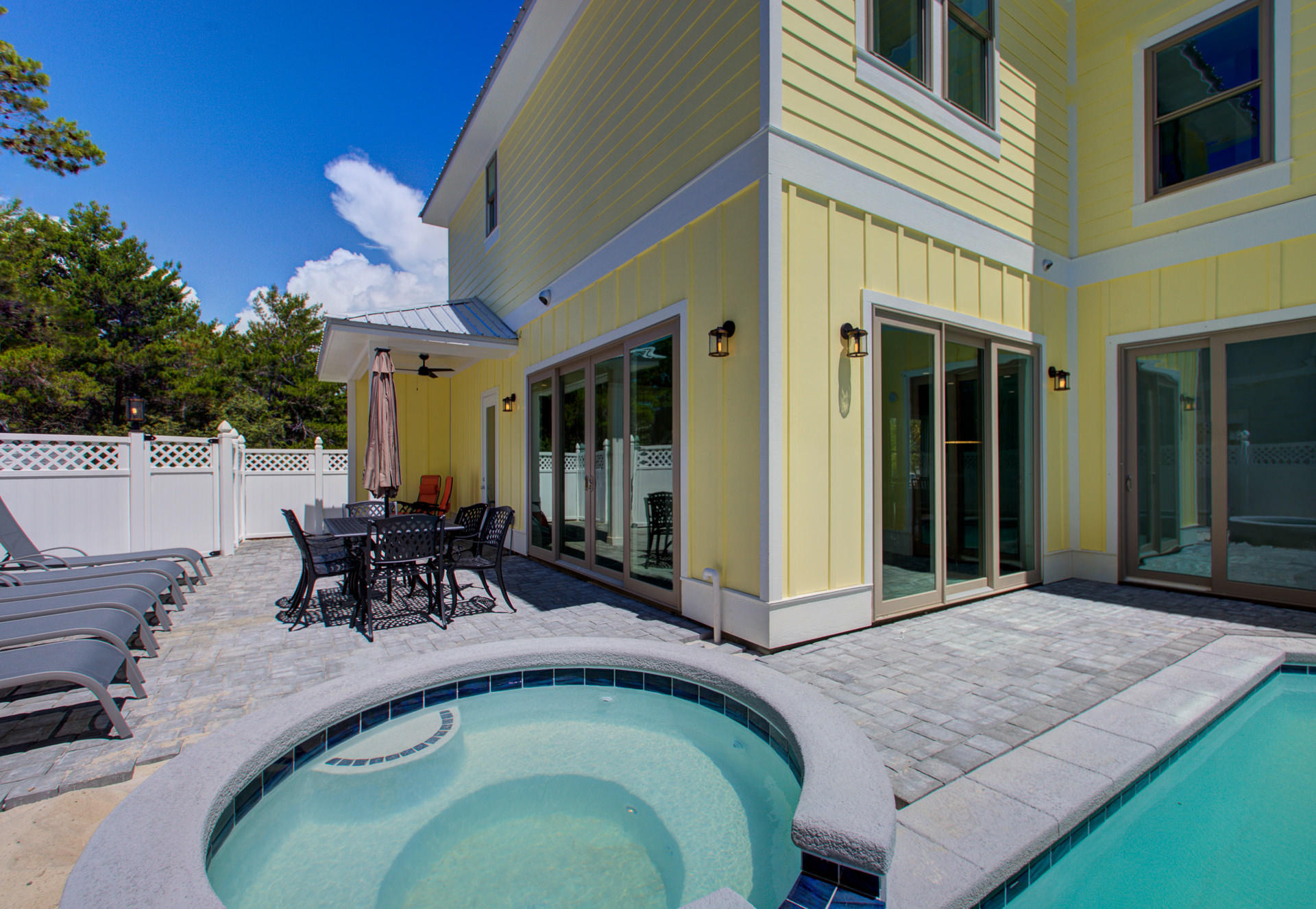 EMERALD WATERS VILLAGE - Residential